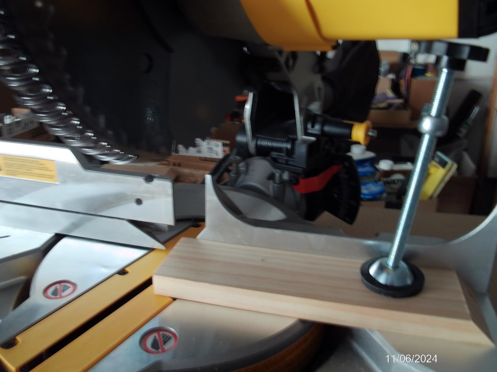 DEWALT Miter Saw, Single Bevel, Compound, 10-Inch, 15-Amp (DWS713) customer photo 2