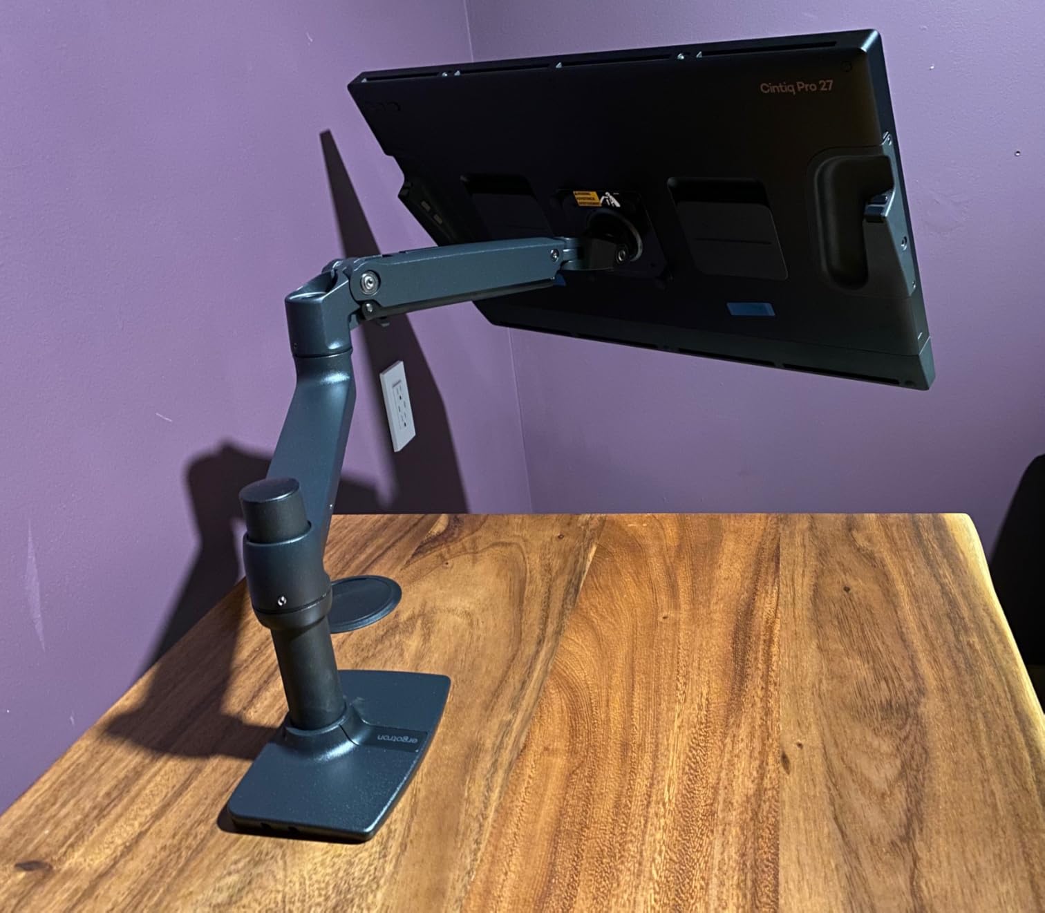 Ergotron LX Monitor Arm, Single Monitor Desk Mount - fits Flat Curved Ultrawide Computer Monitors up to 34 Inches, 7 to 25 lbs, VESA 75x75mm or 100x100mm customer photo 2
