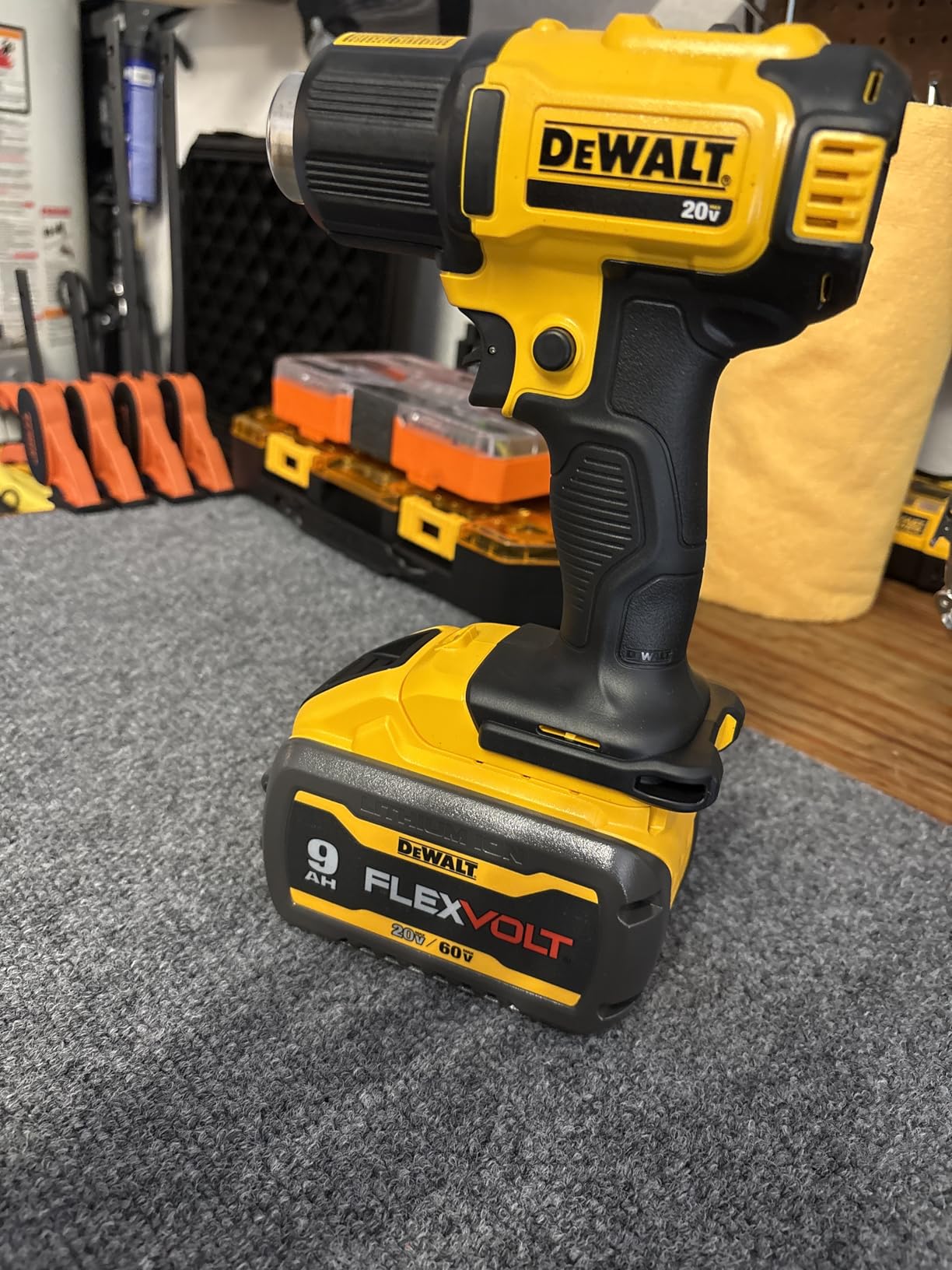 DEWALT 20V MAX Heat Gun, Cordless, Up to 990 Degrees, 42 Minutes of Run Time, LED Light, Heatgun with Flat and Hook Nozzle Attachments, Tool Only (DCE530B) customer photo 1