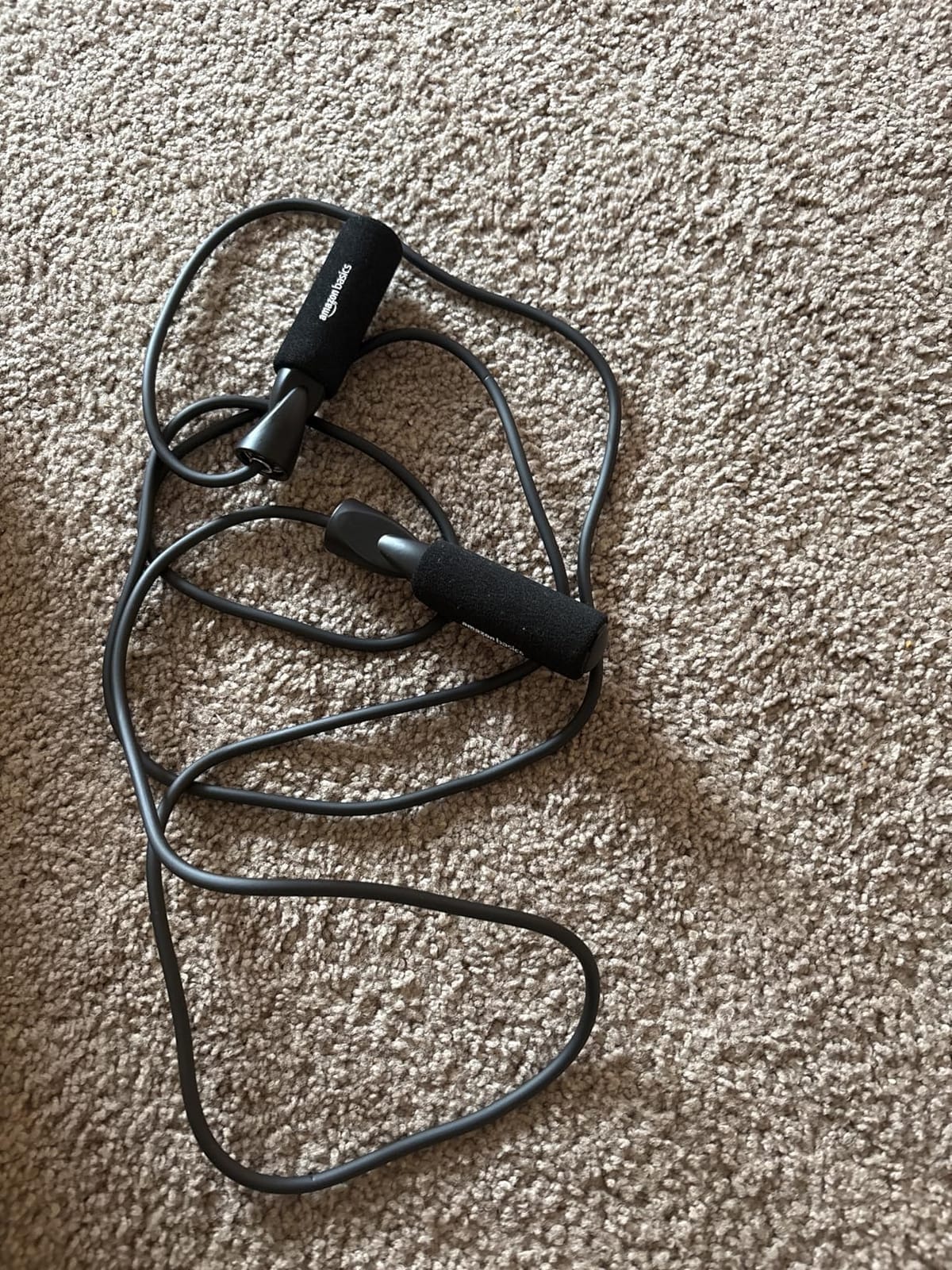 Amazon Basics Jump Rope for Exercise, Cardio and Home Workout, Length Adjustable, 118 Inches customer photo 1