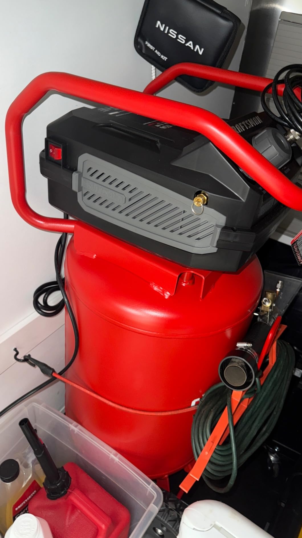 Craftsman Air Compressor, 20 Gallon Oil-Free 1.8 HP Max 175 PSI Pressure Two Quick Couplers Big Capacity, Red- CMXECXA0232043 | Dual Quick Couplers, 1.8HP, 5 CFM @ 40 PSI Air Compressor for Garage, Jobsite & Workshop customer photo 1