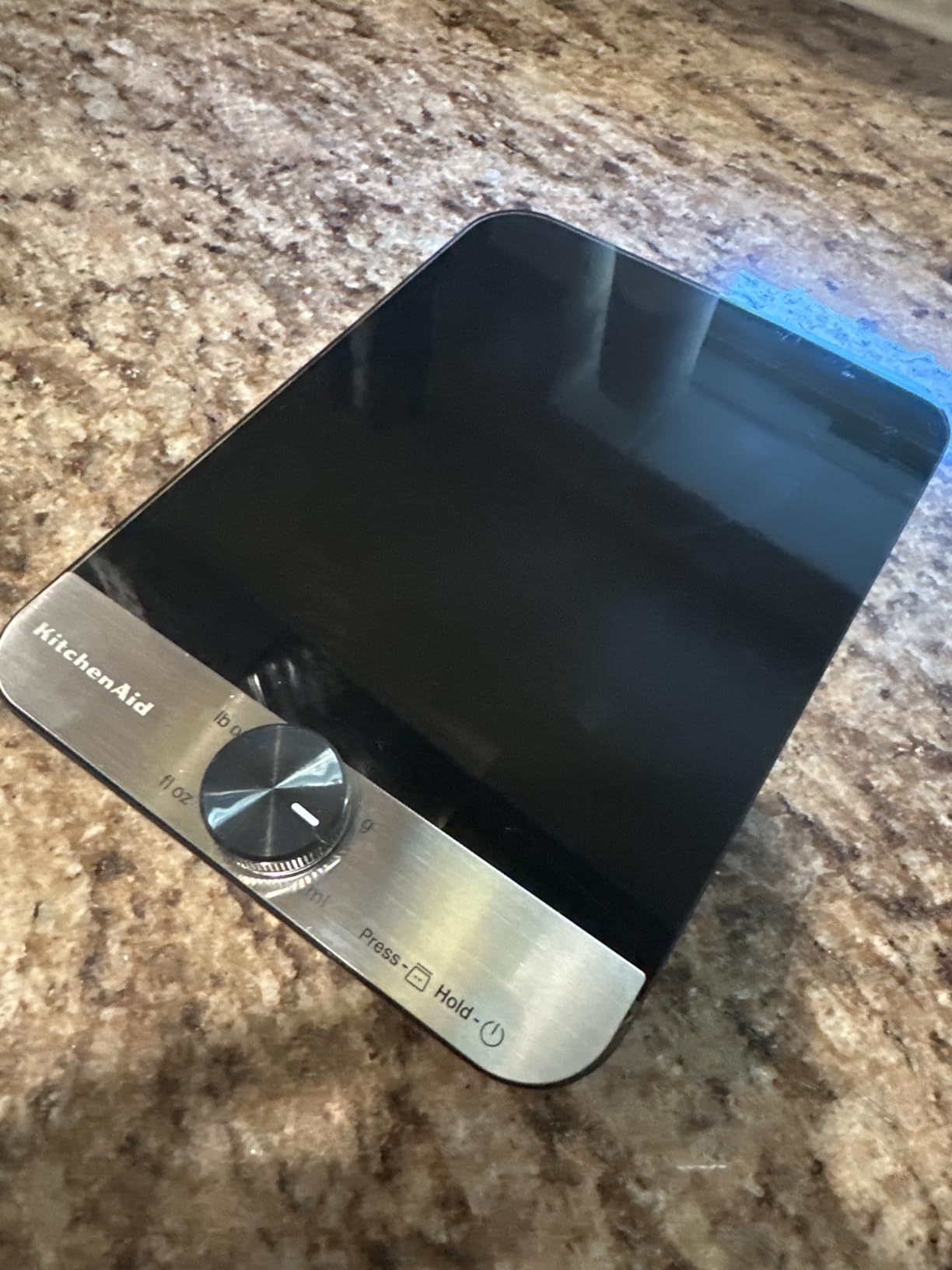 KitchenAid KQ908 Glass Surface 11 Pound Capacity Digital Kitchen and Food Scale, Scale for Food Ounces and Grams, Dry and Liquid Ingredients, Black customer photo 2