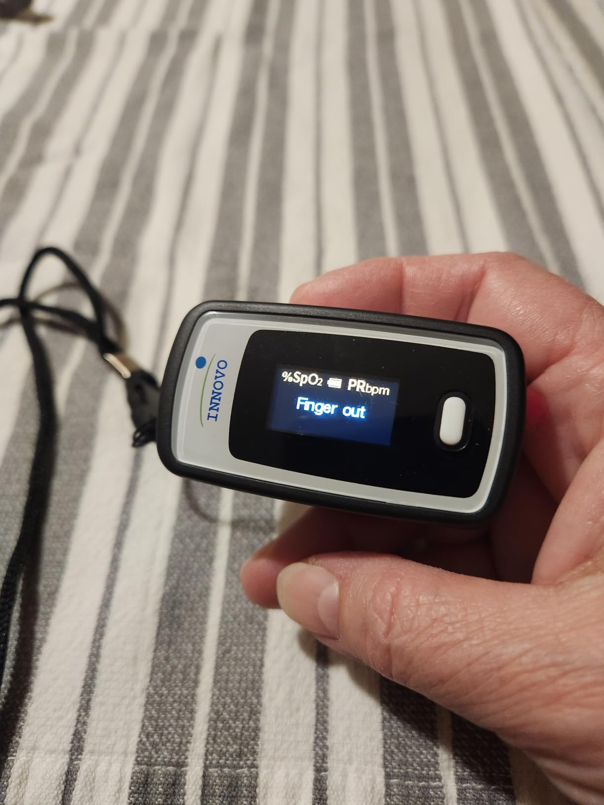 Innovo Deluxe iP900AP Fingertip Pulse Oximeter Blood Oxygen Saturation Monitor with Alarm, Plethysmograph and Perfusion Index customer photo 2