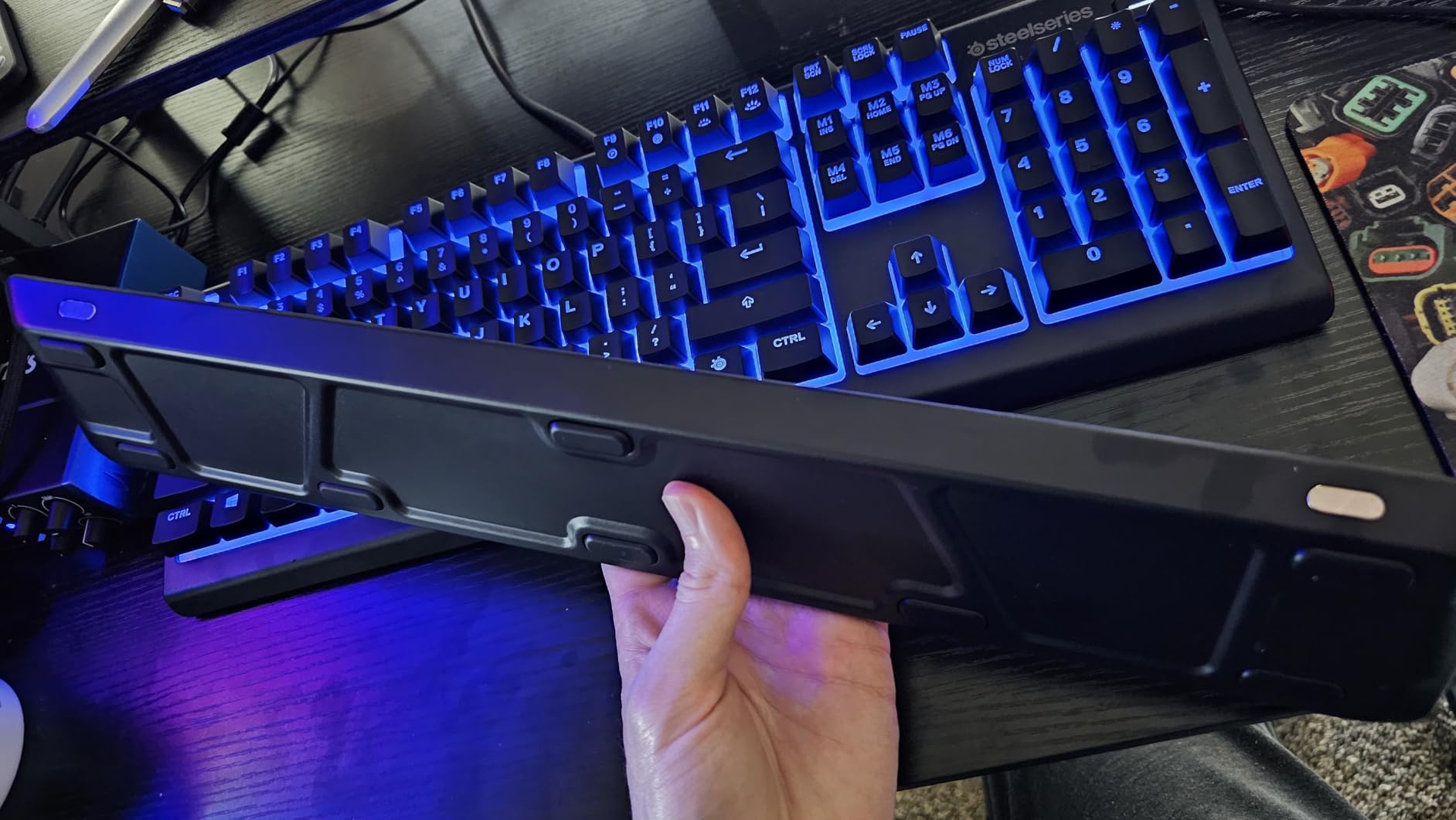 SteelSeries Apex 3 RGB Gaming Keyboard - 10-Zone RGB Illumination - IP32 Water Resistant - Premium Magnetic Wrist Rest (Whisper Quiet Gaming Switch) customer photo 2
