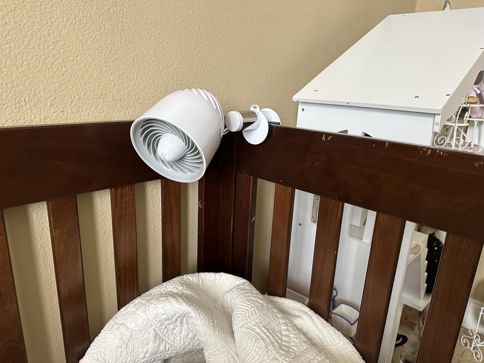 Vornado Pivot Clip Personal Air Circulator, 3-Speed, Portable Desk Fan with Multi-Surface Clip, 360-Degree Adjustable Axis, 9 in Tall, 4 in Diameter, Whisper Quiet, Black customer photo 2