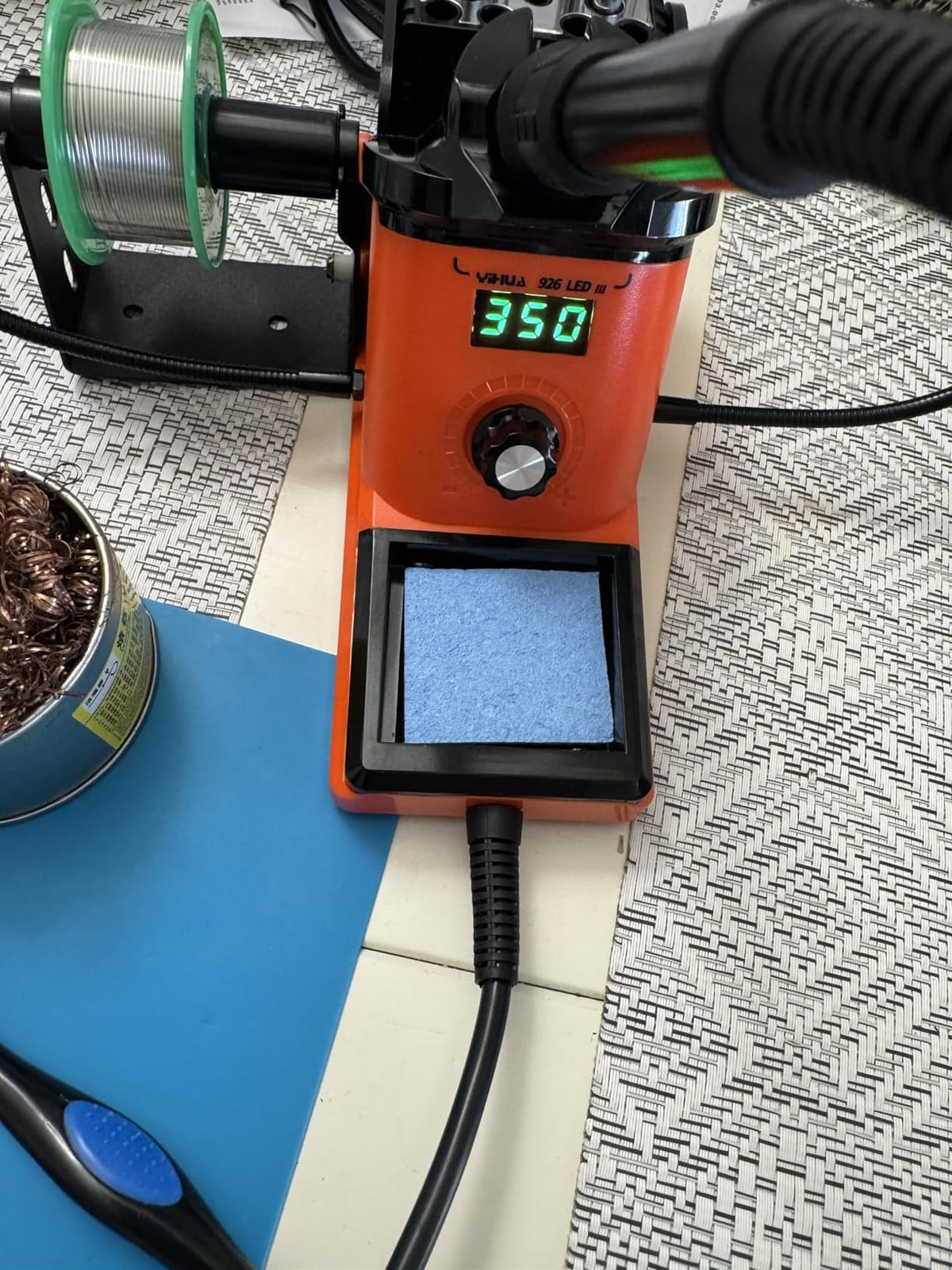 YIHUA 926 III 60W Digital Display Soldering Iron Station Kit w 2 Helping Hands, 6 Extra Iron Tips, Lead-Free Solder, Solder Sucker, S/S Tweezers, °C/ºF Conversion, Auto Sleep & Calibration Support customer photo 1