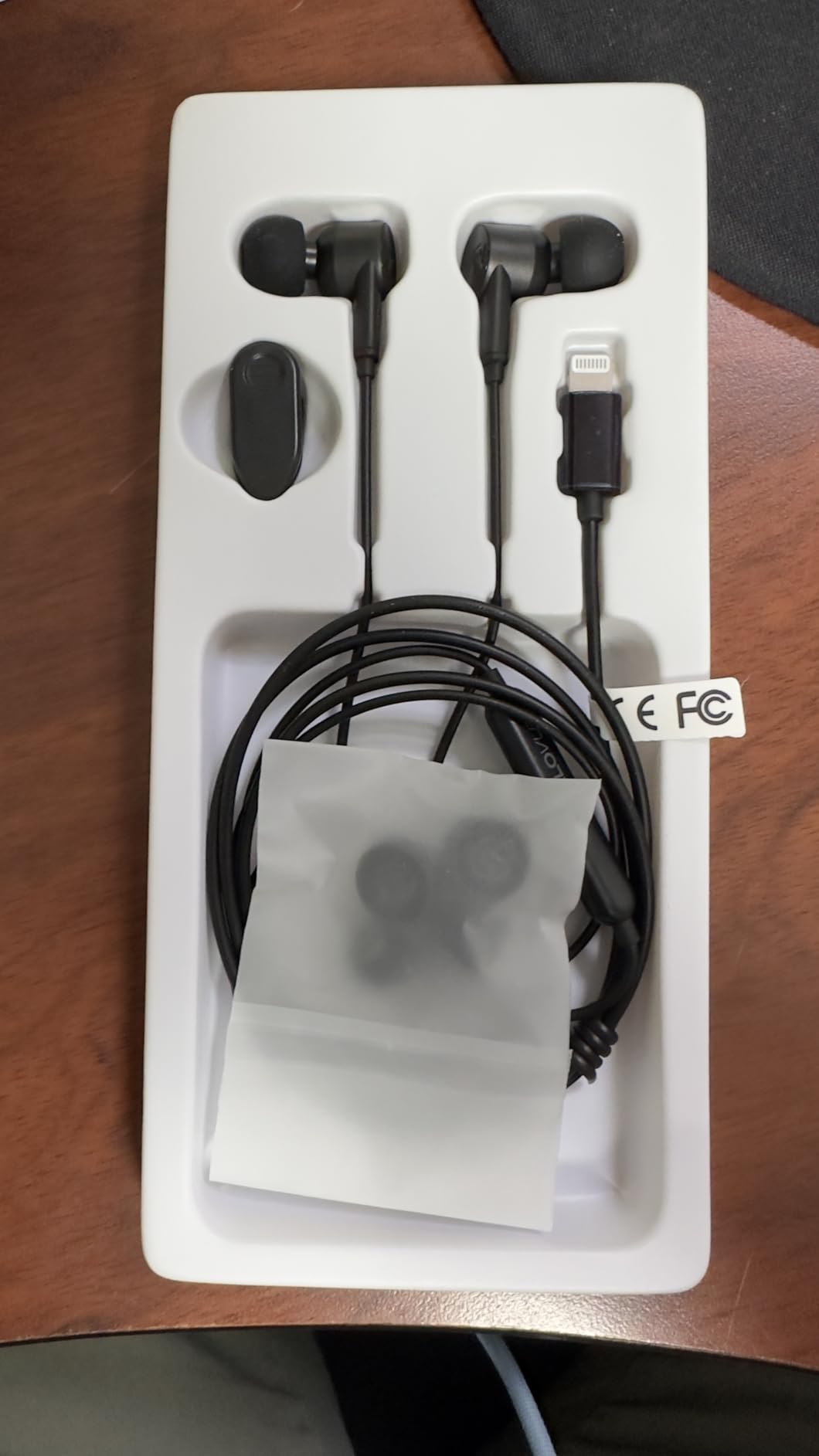 PALOVUE Lightning Headphones Earphones MFi Certified with Microphone | Compatible with iPhone 14 13 12 11 Pro Max X XS Max XR 8 Plus 7 Plus SweetFlow Black customer photo 2