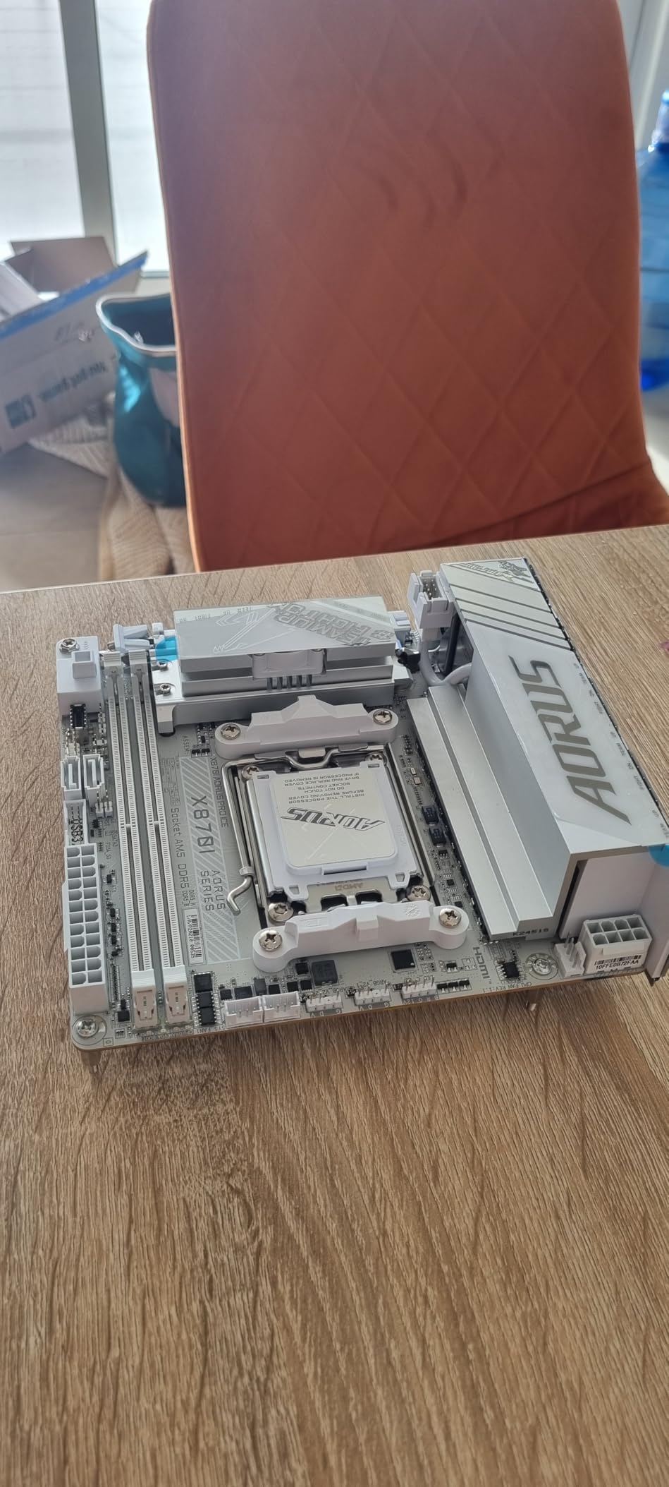 GIGABYTE X870I AORUS PRO ICE AMD AM5 Mini-ITX Motherboard, DDR5, 2X M.2, PCIe 5.0, USB-C, WIFI7, 2.5GbE LAN, EZ-Latch, 5-Year Warranty customer photo 2
