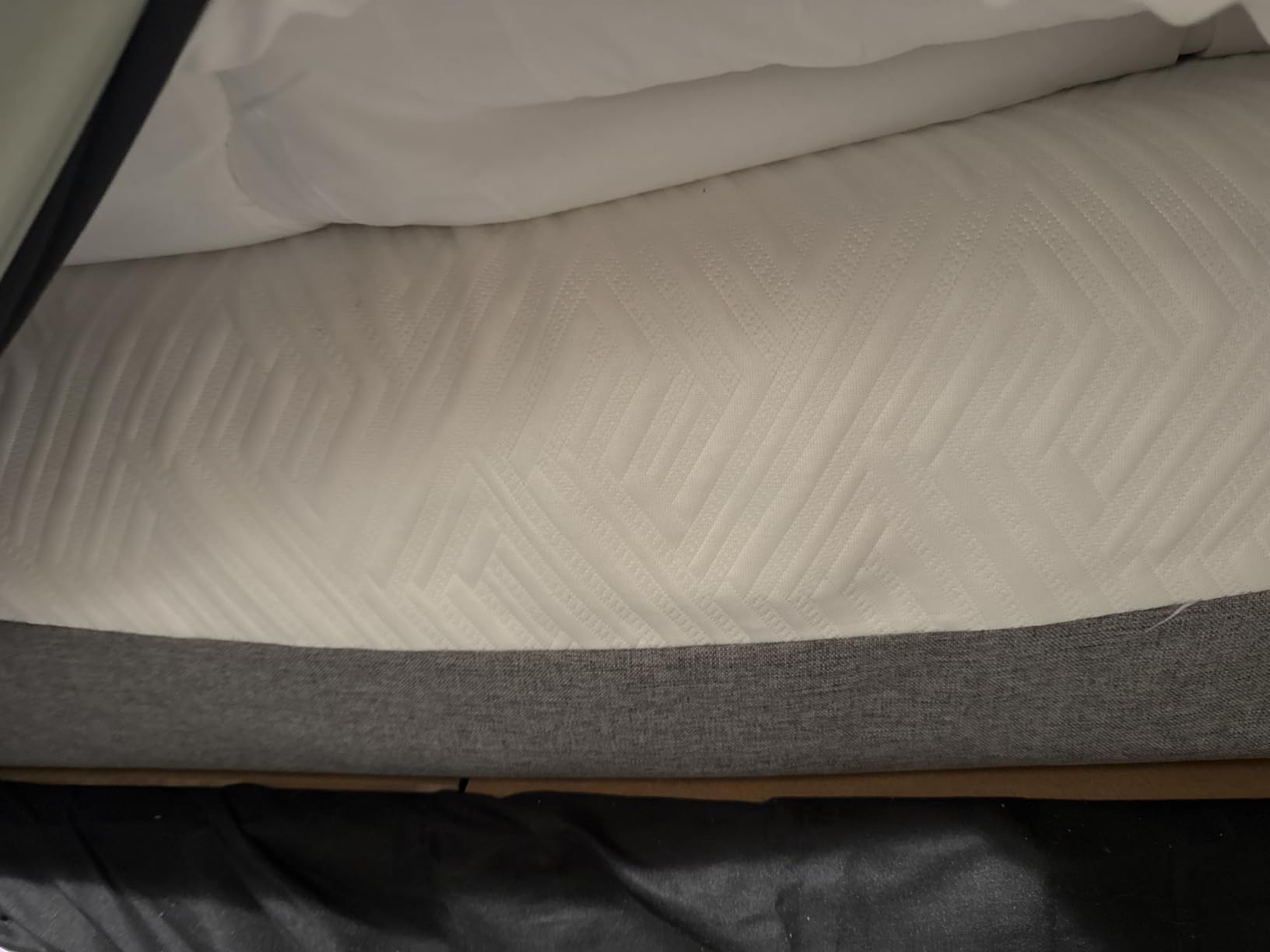 Novilla Bliss Queen Size Mattress, 12 Inch Gel Memory Foam Mattress Queen in a Box for Cool Night Sleep & Pressure Relief, Support Foam for Spine Alignment & Motion Isolation, Medium Plush Feel customer photo 1