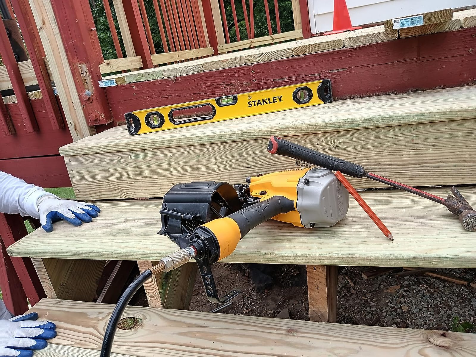 DEWALT DWF83C 15 Degree Coil Framing Nailer, Pneumatic customer photo 1