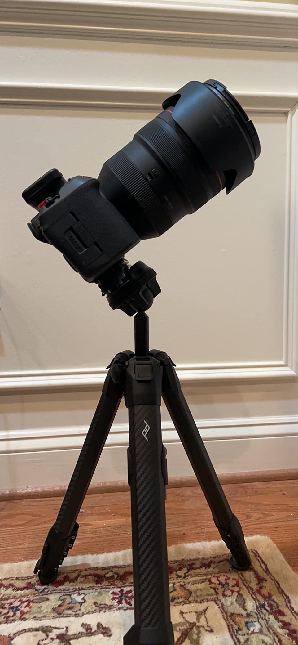 Peak Design Travel Tripod, Carbon Fiber, Compact Design, Quick Setup and Takedown, Pro-Level Stability, Ergonomic Ball Head, Compact and Portable Travel Tripod for Camera and Phone, 20 lb Capacity customer photo 1