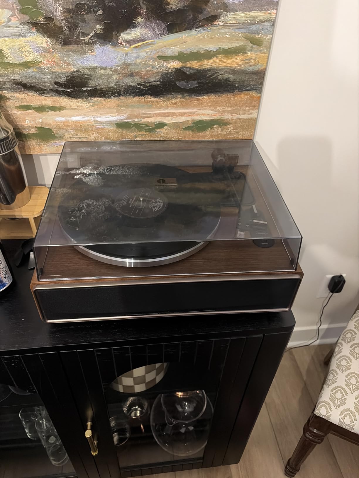 1 BY ONE High Fidelity Belt Drive Turntable with Built-in Speakers | Vinyl Record Player with Magnetic Cartridge, Wireless Playback and Aux-in Functionality, Auto Off customer photo 1
