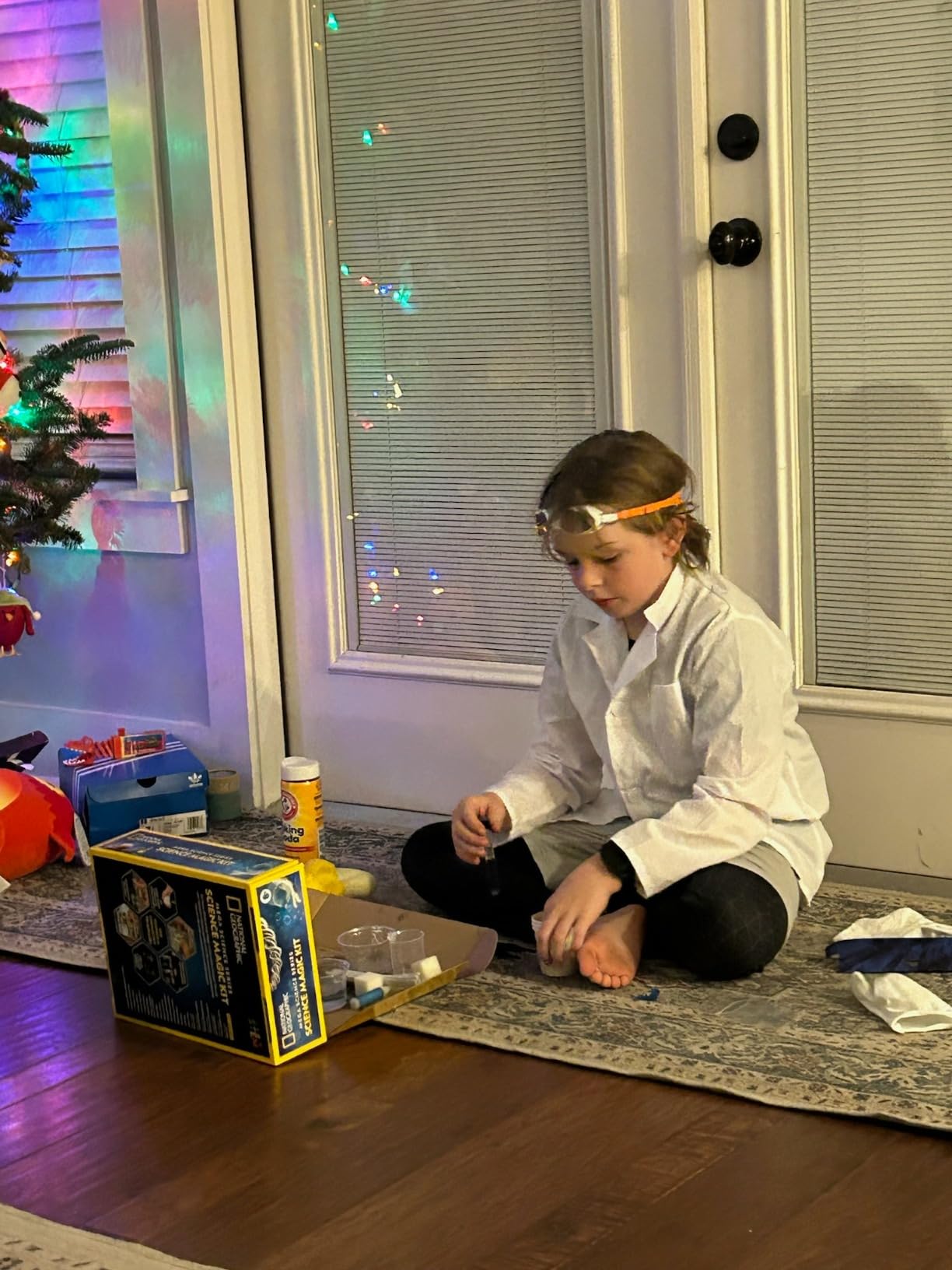 NATIONAL GEOGRAPHIC Science Magic Kit - Science Kit for Kids with 100+ Unique Experiments and Magic Tricks, Chemistry Set and STEM Project, A Great Gift for Boys and Girls (Amazon Exclusive) customer photo 2