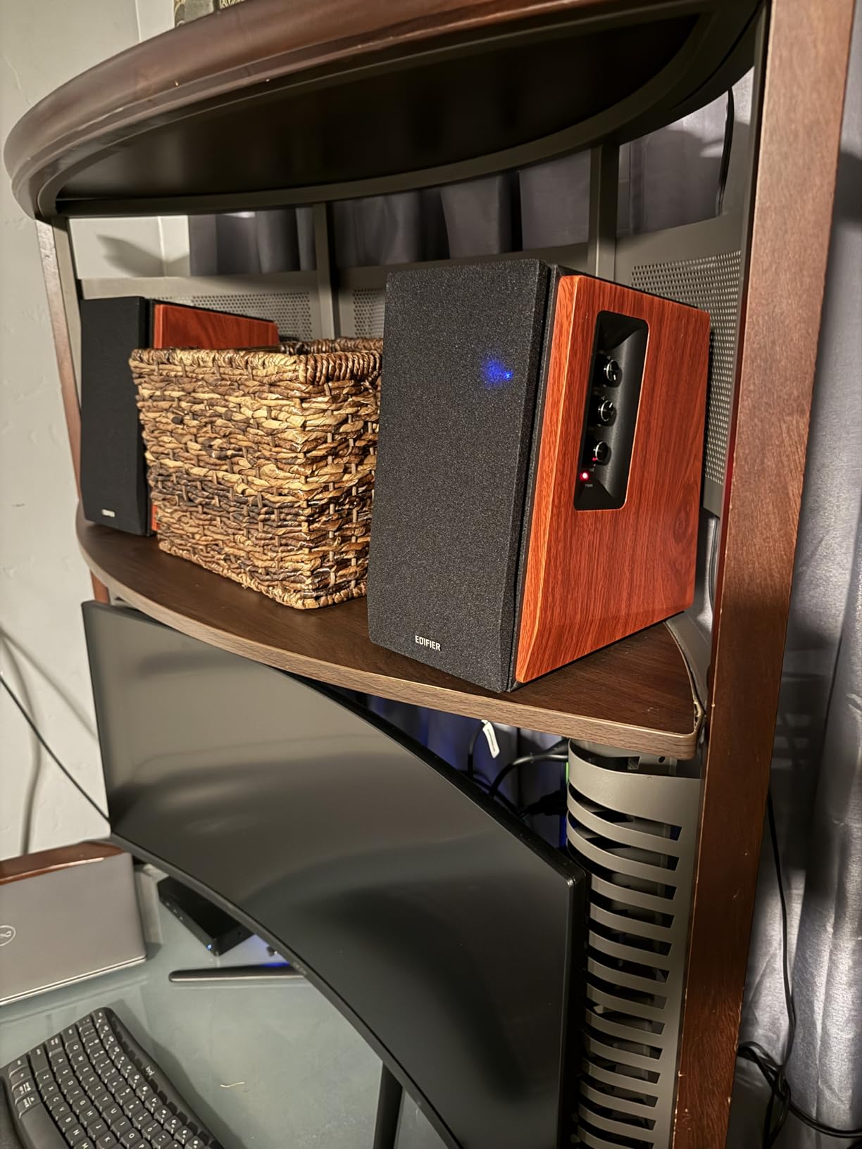 Edifier R1700BTs Active Bluetooth Bookshelf Speakers - 2.0 Wireless Near Field Studio Monitor Speaker - 66w RMS with Subwoofer Line Out customer photo 2