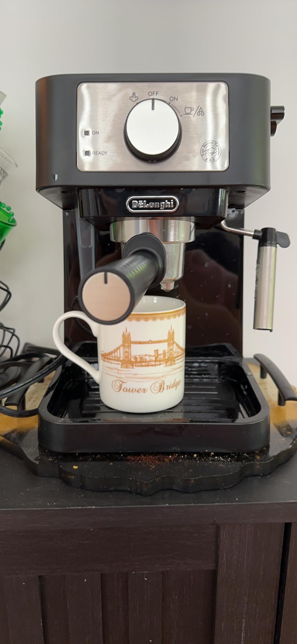 De'Longhi Stilosa Manual Espresso Machine, Compact Coffee Maker, 15 Bar Pump Pressure, Manual Milk Frother Steam Wand for Authentic Single & Double Espresso, Lattes & Cappuccinos, Tamper Included customer photo 1