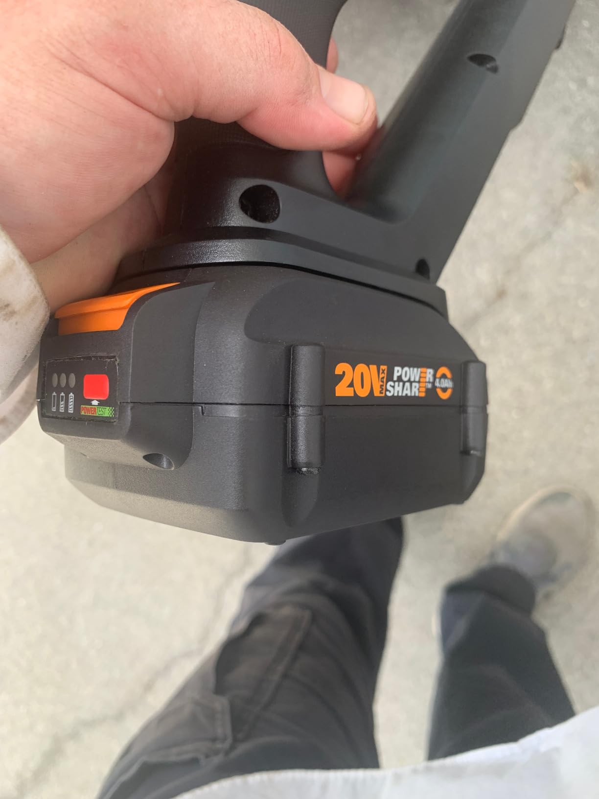 WORX Cordless Leaf Blower, 20V Electric Blower for Leaf Removal, WG543 | Brushless Power, 410CFM & 130MPH Airflow, Lightweight at 3.8 LBS, 4.0Ah Battery & 2.0A Charger Included, PowerShare customer photo 2