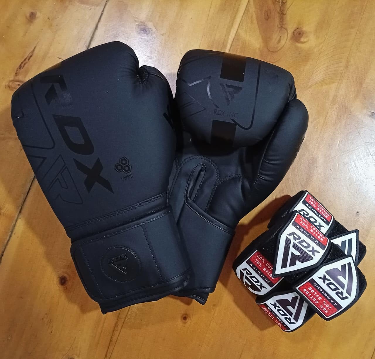 RDX Boxing Gloves, Pro Training Sparring, Maya Hide Leather, Muay Thai MMA Kickboxing, Men Women Adult, Heavy Punching Bag Focus Mitts Pads Workout, Ventilated Palm, Multi Layered, 8 10 12 14 16 18 Oz customer photo 2