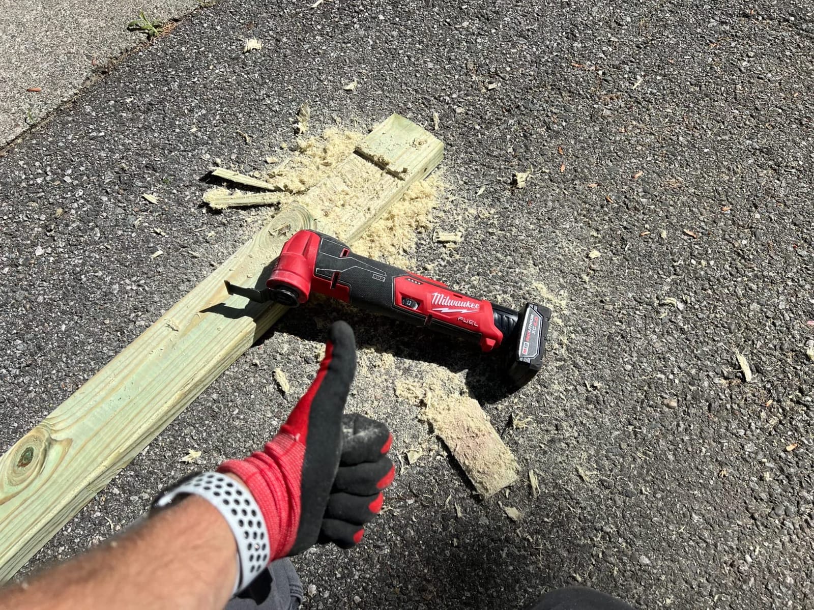 Milwaukee 2526-20 M12 Brushless 12-Volt Lithium-Ion Cordless Oscillating Multi-Tool (Tool-Only) customer photo 1