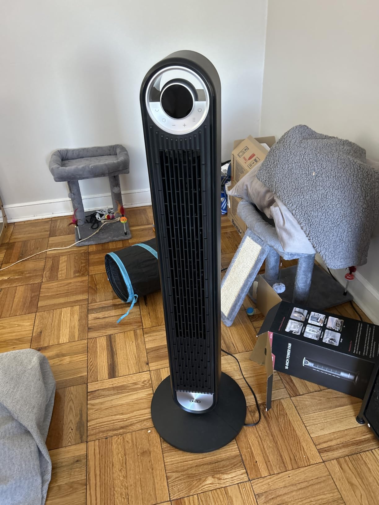 DREO Tower Fan for Bedroom, Upgraded DC 28ft/s Velocity, 20dB Quiet Fan | 9 Speeds Fans that Blow Cold Air, 90° Oscillating Cooling Fan, 4 Modes, 12H Timer Bladeless Standing Fan for Home, Black customer photo 1