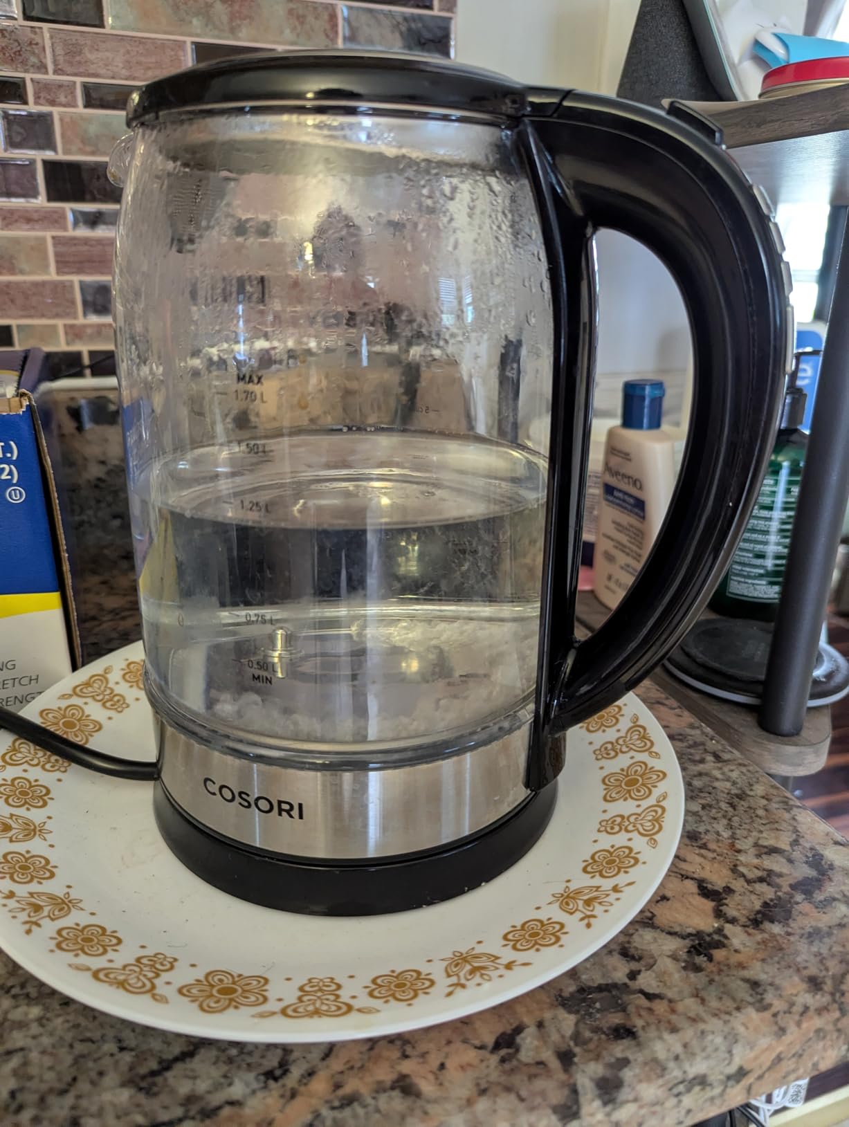 Cosori Electric Kettle, No Plastic Contact with Water, 1.7L, Black | Wide Opening, Easy to Clean, Auto Shut-Off, Boil-Dry Protection, Tea Kettle, Hot Water Boiler, Borosilicate Glass, 1500W customer photo 1