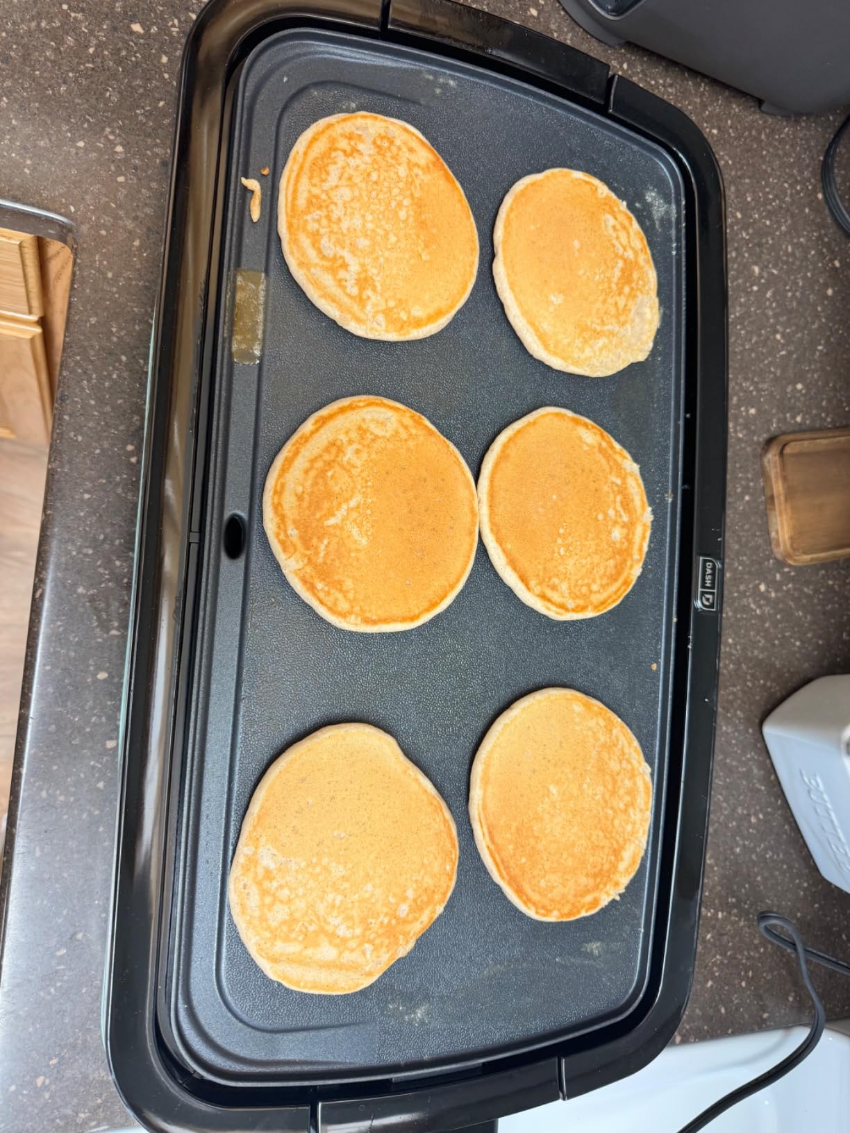 Dash Deluxe Everyday Electric Griddle, Removable Nonstick Plate, 20-Inch Cooking Surface customer photo 1