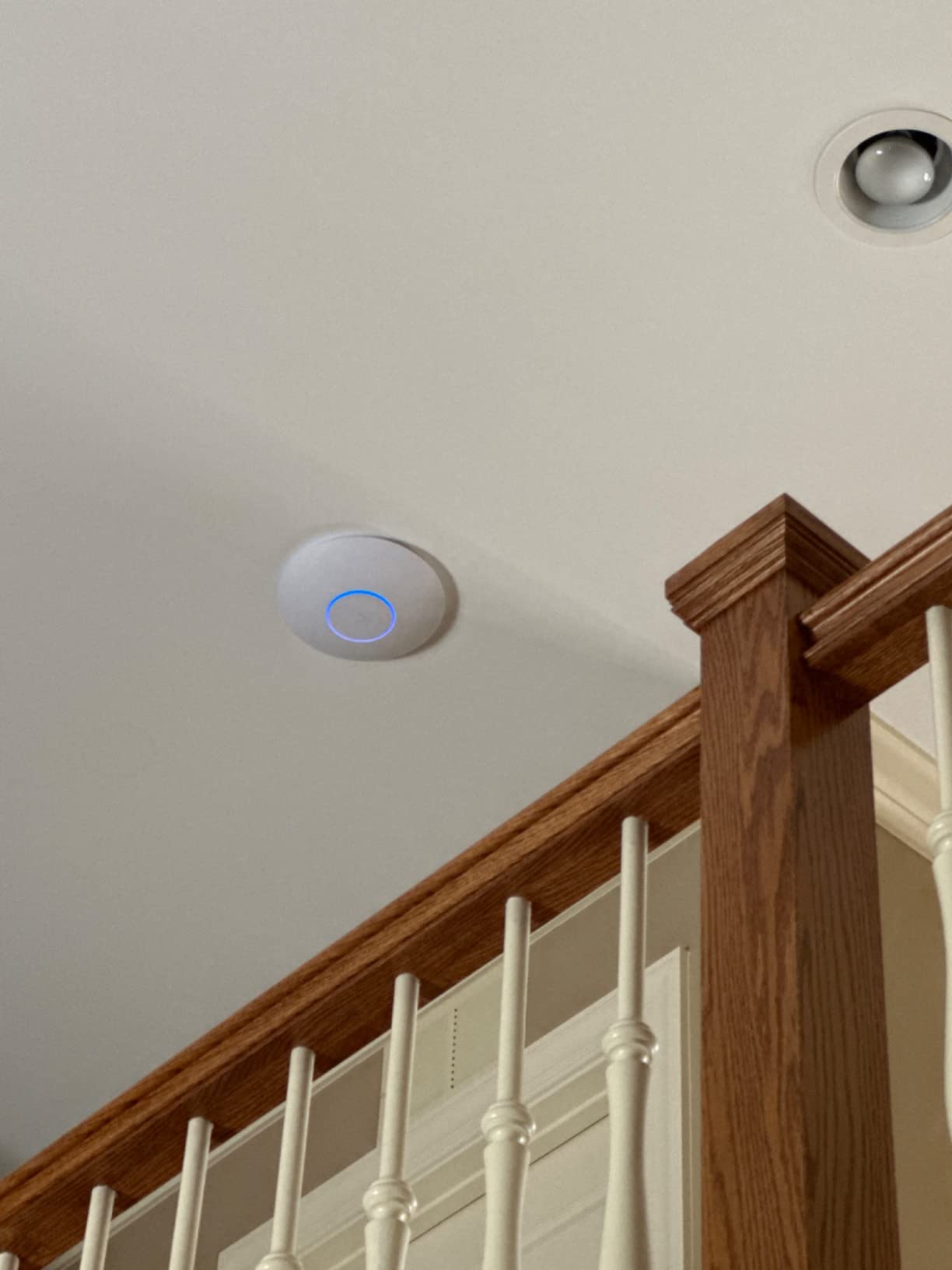 Ubiquiti UniFi 6 Long-Range Access Point (U6-LR-US) customer photo 2