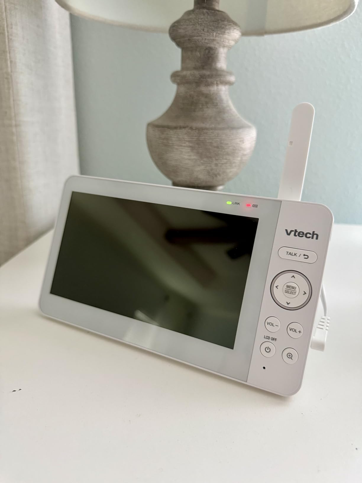VTech Baby Monitor No WiFi - 19Hr Video Battery, 1000ft Range, Night Vision, Two-Way Talk, Temperature Sensor, Sound-Activated Screen, Lullabies | VM819 customer photo 1