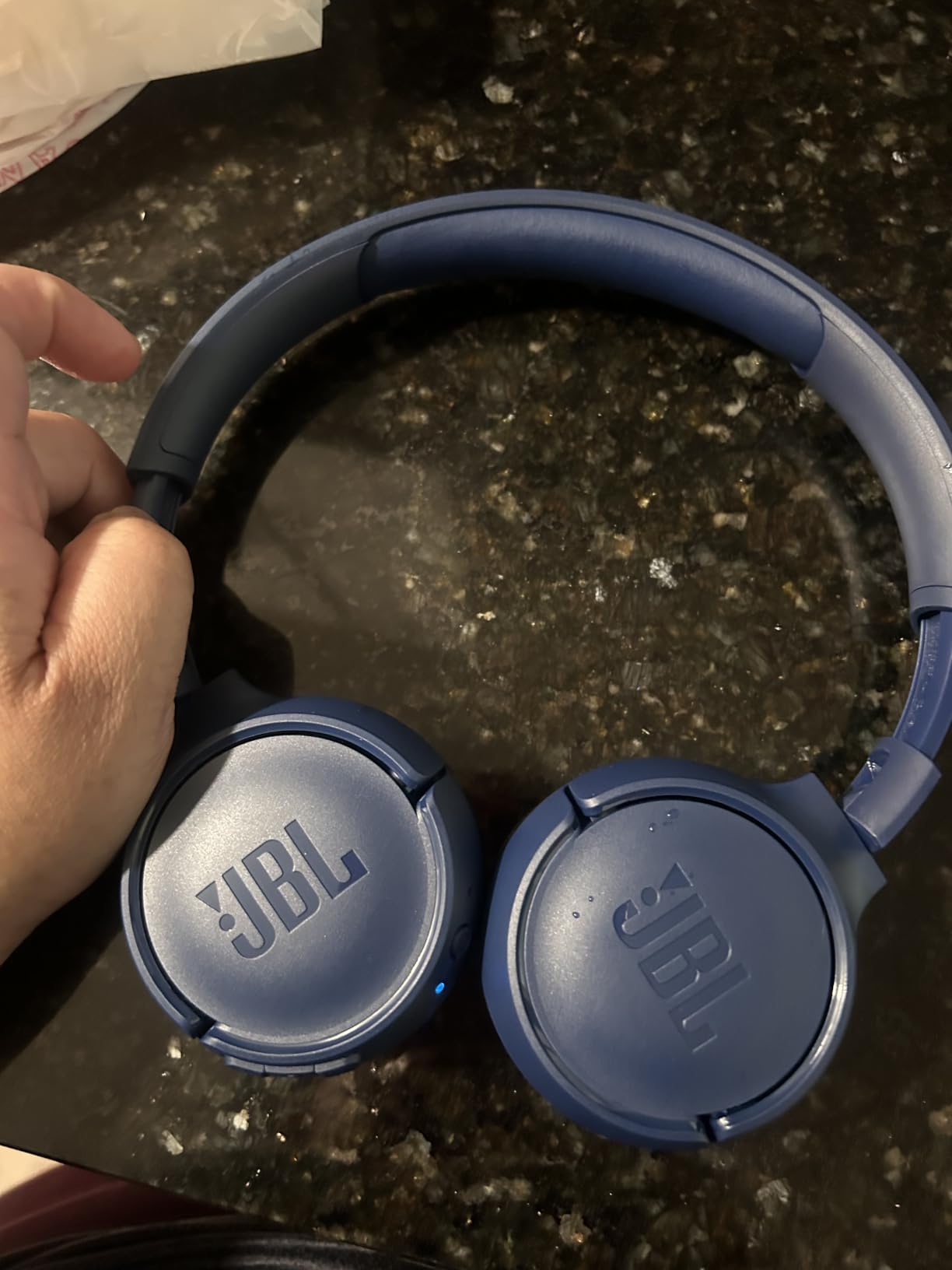 JBL Tune 510BT - Bluetooth headphones with up to 40 hours battery, microphone for call, foldable and comfortable, Android and iOs compatible (White) customer photo 1