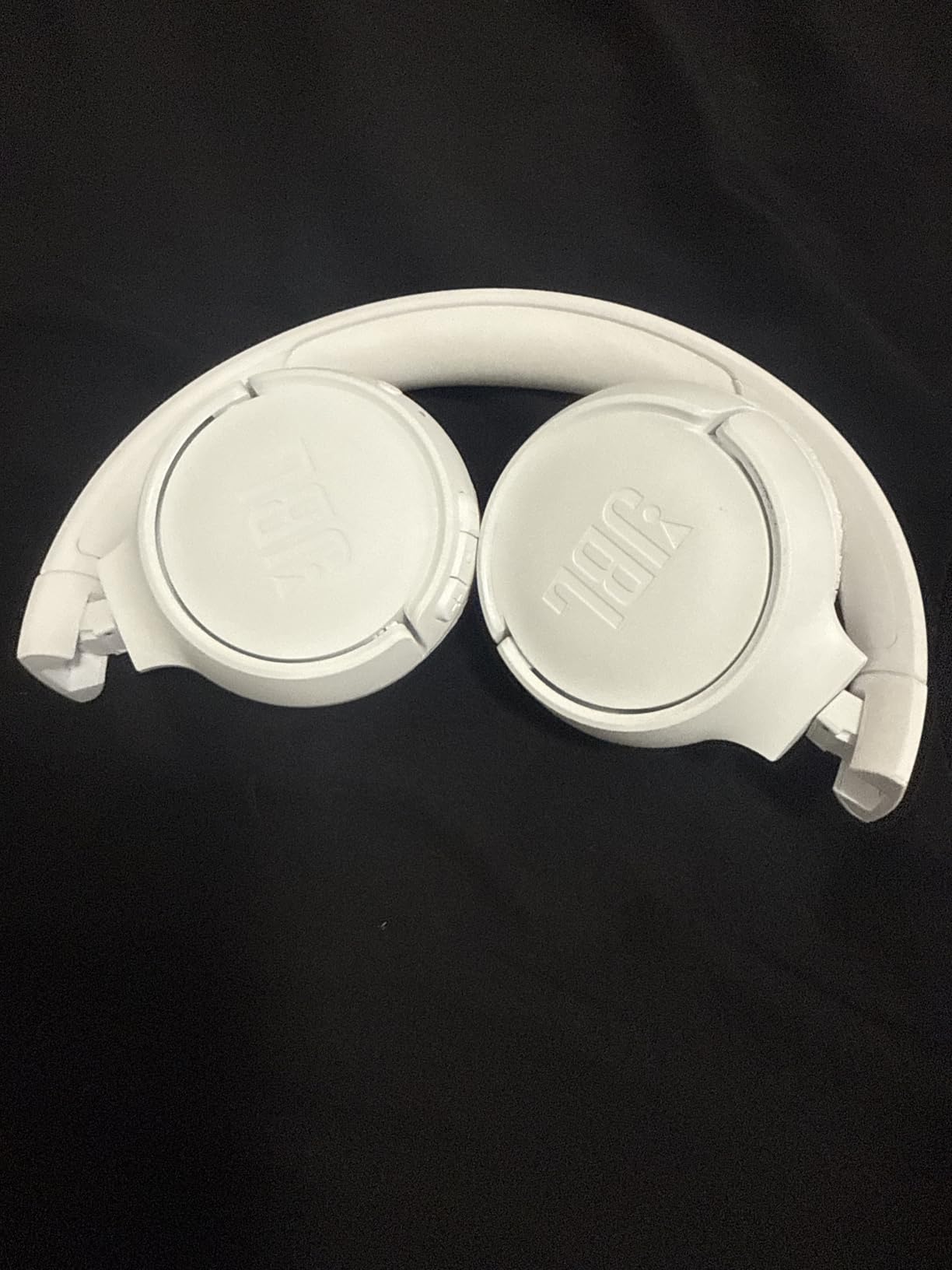 JBL Tune 510BT - Bluetooth headphones with up to 40 hours battery, microphone for call, foldable and comfortable, Android and iOs compatible (White) customer photo 2