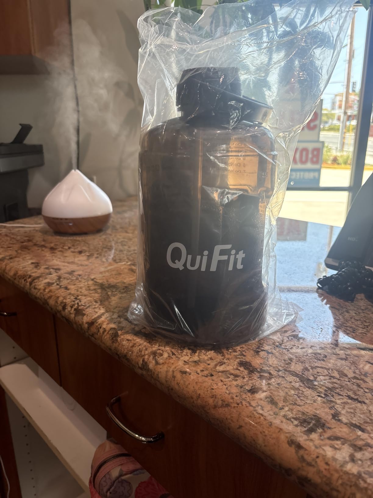 QuiFit 1 Gallon Water Bottle - with Straw & Motivational Time Marker Leak-Proof BPA Free Reusable Gym Sports Outdoor Large(128OZ/73OZ) Capacity Water Jug customer photo 1