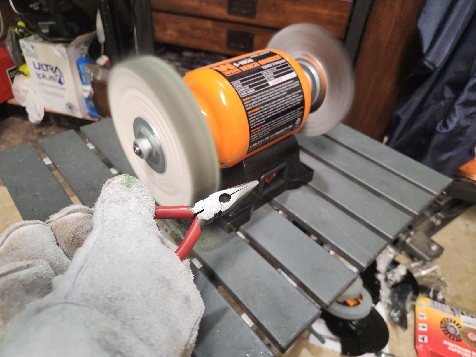WEN BG4260 2.1-Amp 6-Inch Single Speed Bench Grinder customer photo 1
