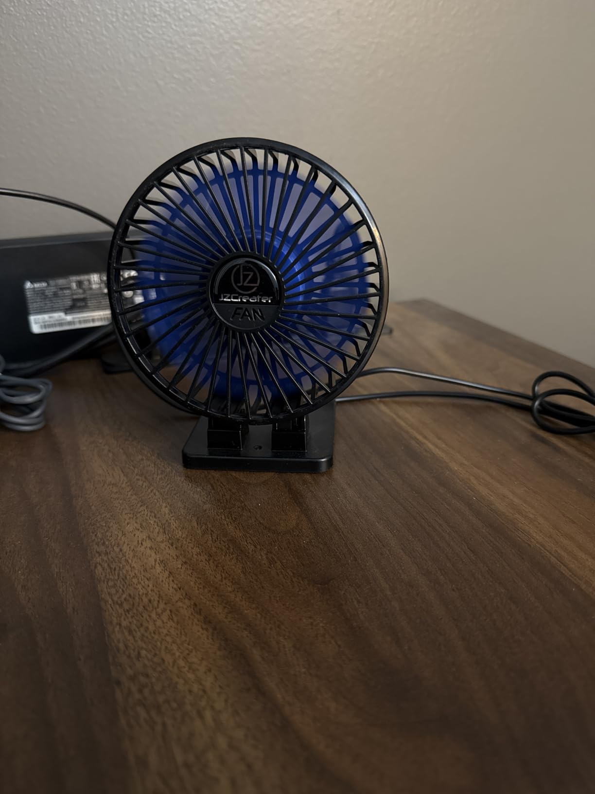 JZCreater USB Desk Fan, Mini Portable Fans, 3 Speeds Desktop Table Cooling Fan, Plug in Power, Rotation Strong Wind, Quiet Personal Small for Home Office Travel Bedroom, Black Blue customer photo 2