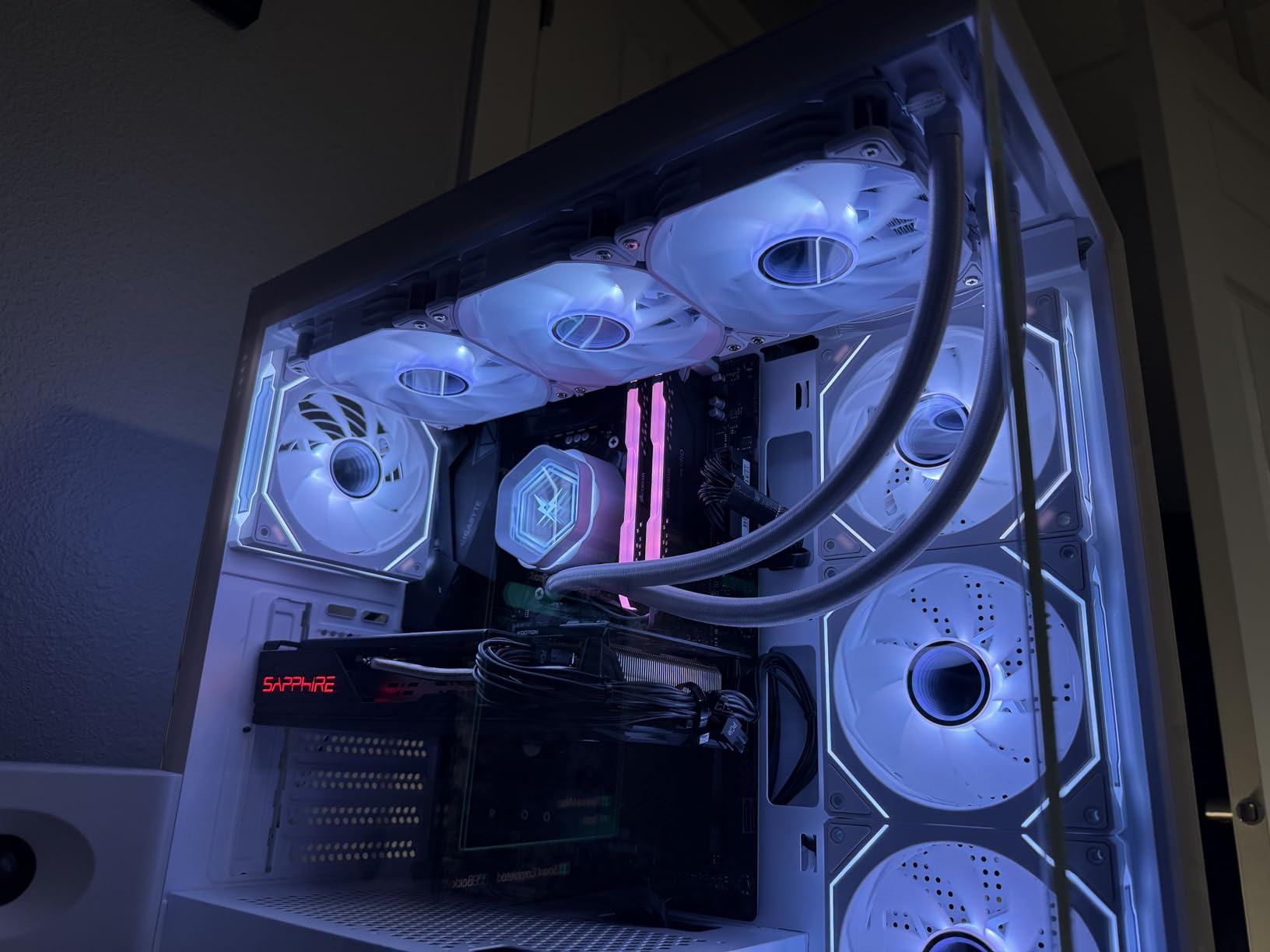MSI MAG A550BN, Non-Modular Compact 550W Power Supply, 80+ Bronze, Low-Noise Fan, Active PFC Design, 5 Year Warranty | 80 Plus Bronze Certified, 120mm Low Noise Fan, DC to DC Circuit Design, Comprehensive Circuit Protection customer photo 1