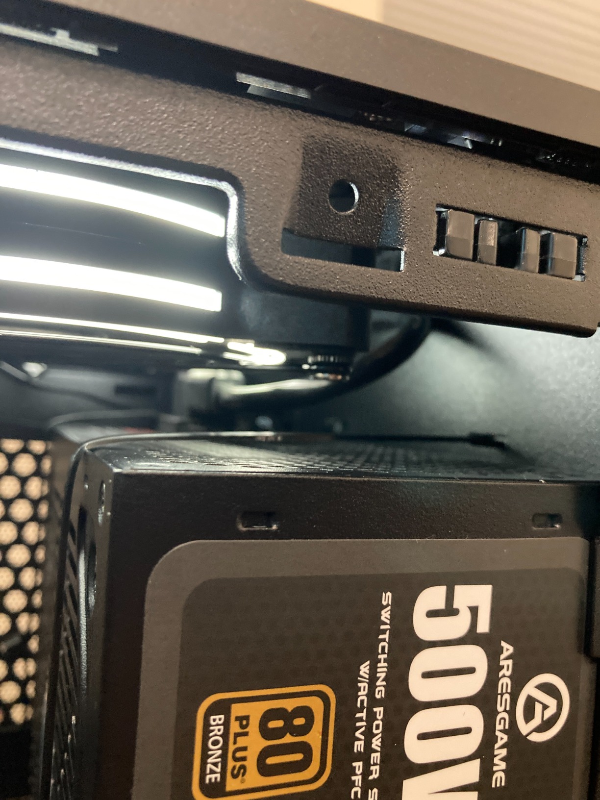 Cooler Master NR200P MAX V2 Mini-ITX PC Case Bundle, 280mm AIO, 850W Gold | 357.6mm Graphics Card, Included 280mm AIO, Included 850W SFX Gold PSU, PCIe 5.1 Ready, Vertical GPU Mount, PCIe 4.0 Riser customer photo 1