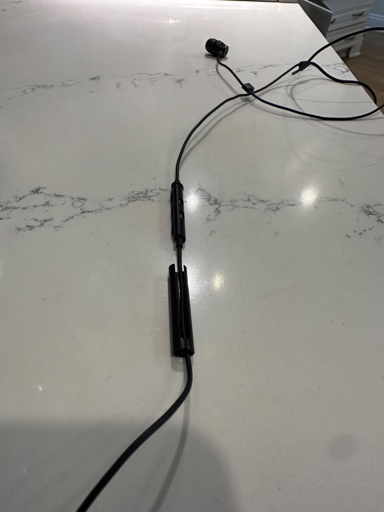 Lightning Headphones for iPhone 13 14 12 Pro Max MFi Certified Lightning Earbuds with Mic Noise Isolation Stereo Bass in-Ear Headphones Lightning Connector Wired Earphones for iPhone 11 XR SE customer photo 2