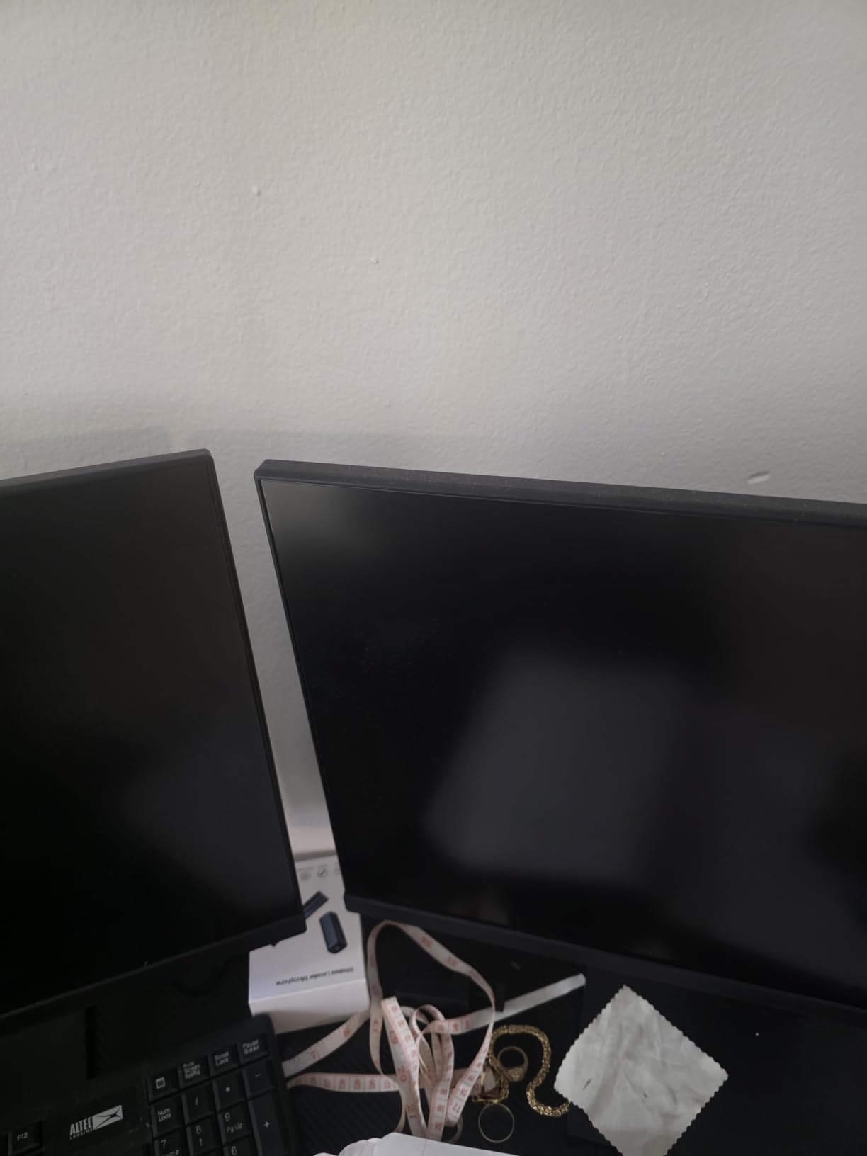KOORUI New 22 Inch Computer Monitor FHD 1080P 120Hz PC Gaming Screen VA Panel Ultra-Slim Display 4000:1 Contrast Ratio with Adpitive Sync (HDMI/VGA/VESA Compatible 100x100mm/Audio Out), Tilt, Black customer photo 1