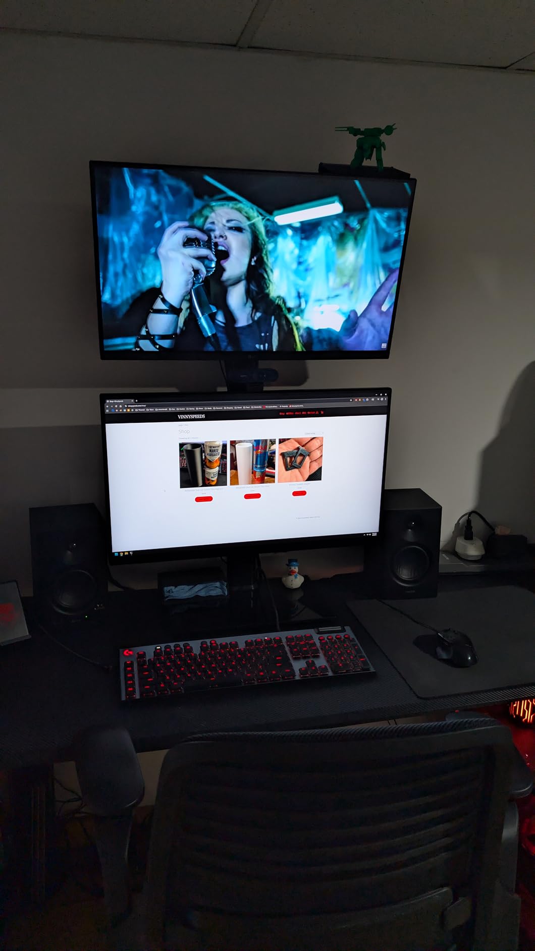 Edifier MR4 Studio Monitor Speakers, 4 inch Active Near-Field customer photo 1