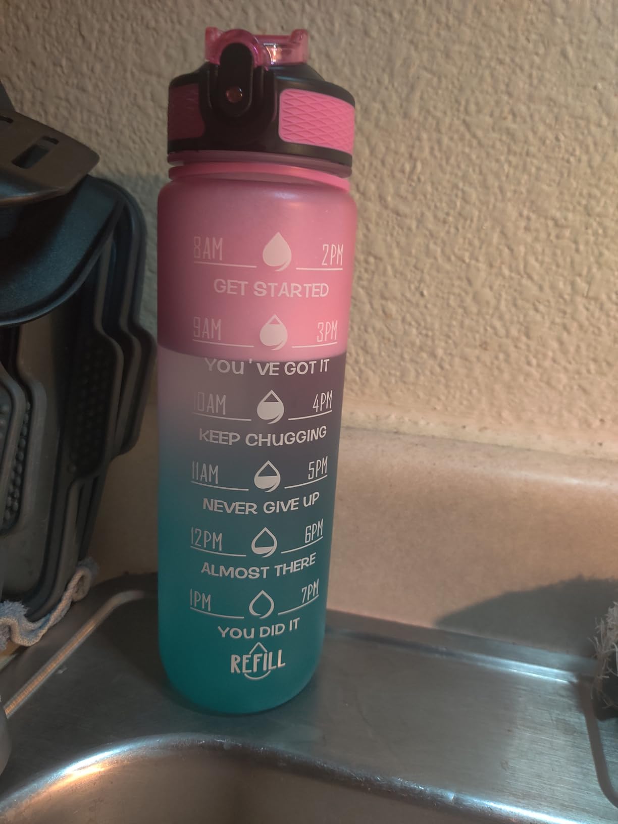 Hyeta Water Bottle with Straw & Time Marker, Plastic 32oz Leakproof | Motivational Tritan BPA Free Gym Office Outdoor Intake Tracker Hourly Reminder Straw Lid Carry Strap customer photo 1