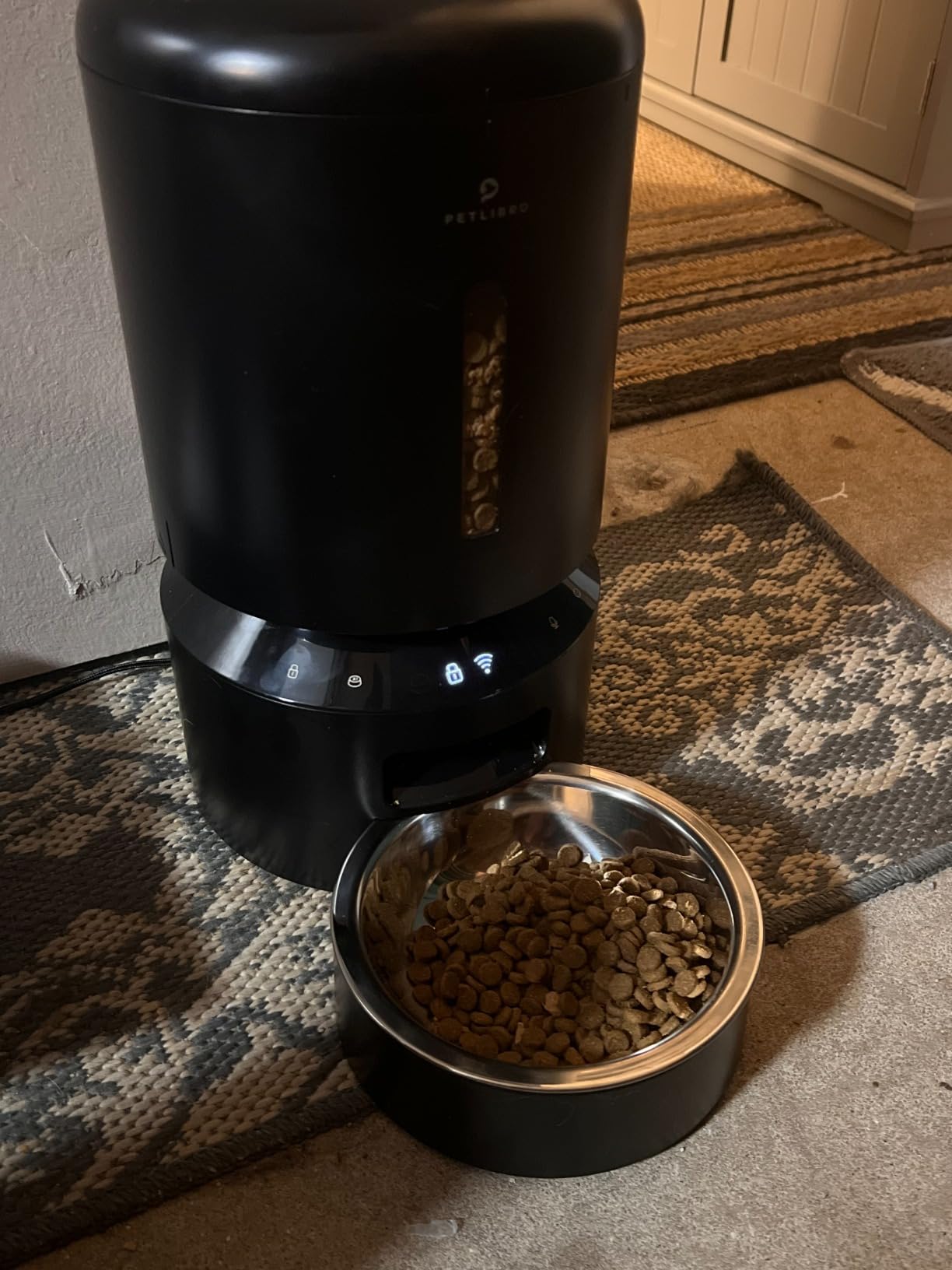 PETLIBRO Automatic Cat Feeder, 5G WiFi Automatic Dog Food Dispenser with Freshness Preservation, 5L Timed Pet Feeder with Low Food Sensor, Up to 10 Meals Per Day, Granary Black customer photo 1