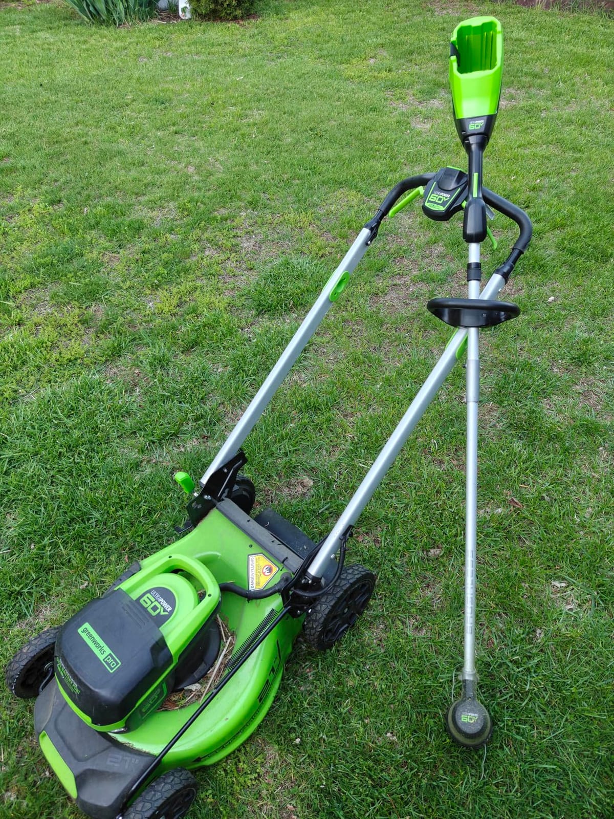 Greenworks 60V 21 in Self-Propelled Lawn Mower, (2) 4.0 Ah Battery Kit customer photo 1