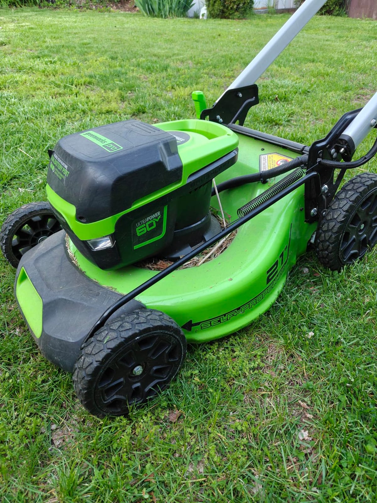 Greenworks 60V 21 in Self-Propelled Lawn Mower, (2) 4.0 Ah Battery Kit customer photo 2