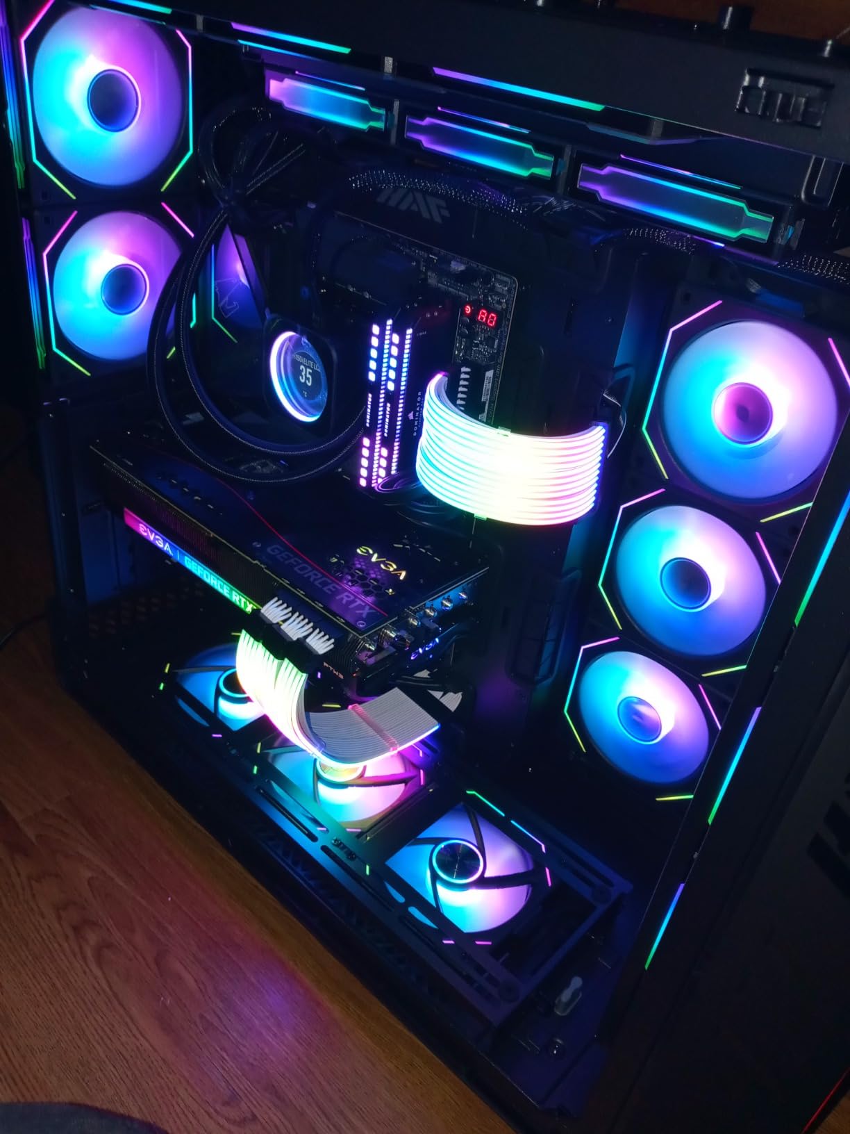 Cooler Master HAF 700 EVO E-ATX High Airflow PC Case, IRIS Customizable LCD, Breathable TG Front Panel, 200mm Sickleflow Fans, 1 x USB 3.2 gen 2 Type C, 4 x USB 3.2 gen 1 (3.0) (H700E-IGNN-S00) customer photo 2