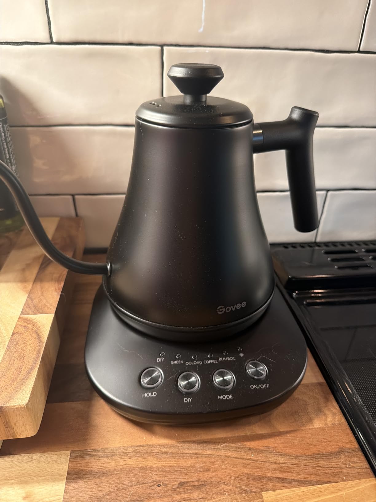 Govee Smart Electric Kettle, WiFi Variable Temperature Gooseneck Tea Kettle | Pour Over Kettle and Electric Tea Kettle, Alexa Control, 1200W Quick Heating, All Stainless Steel, 0.8L Matte Black customer photo 1