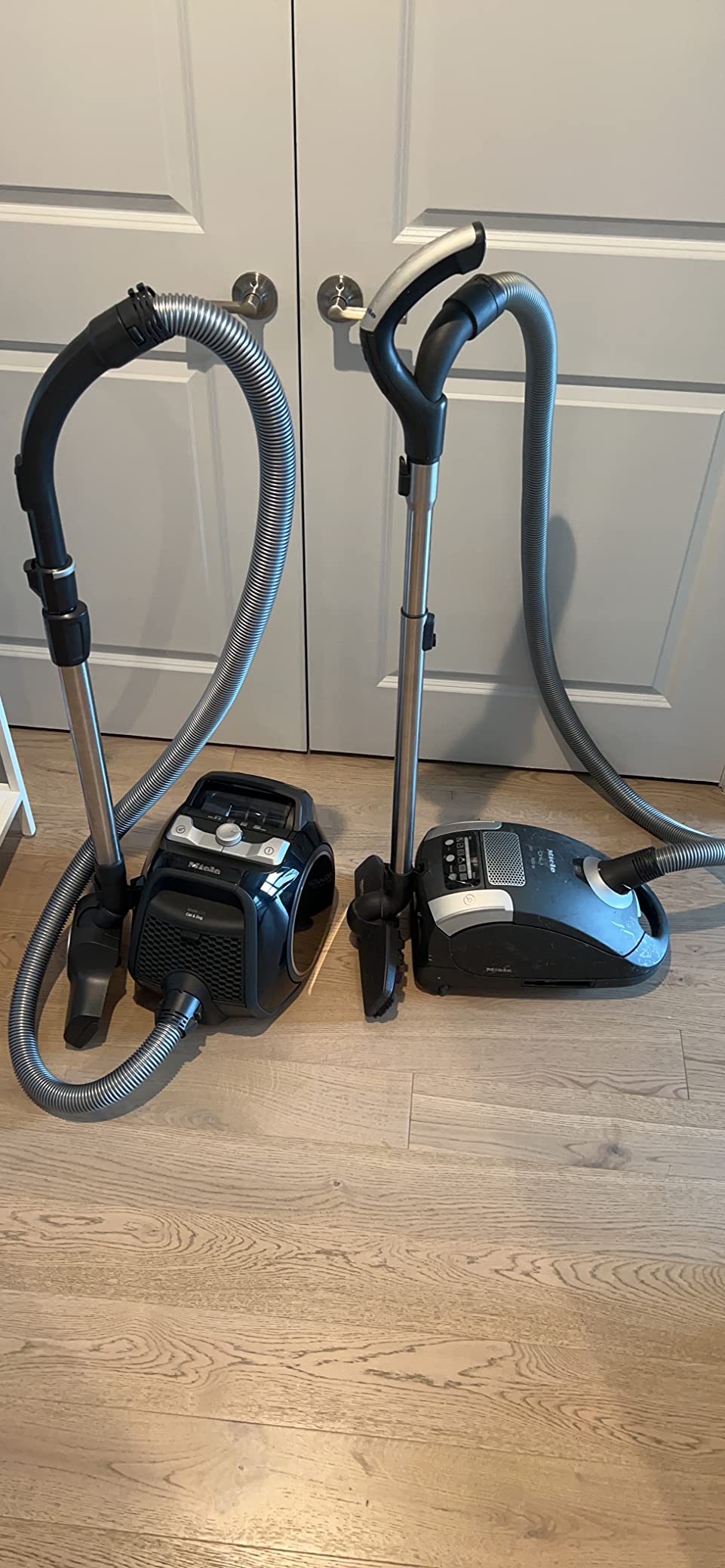 Miele Boost CX1 Cat & Dog - Bagless canister vacuum cleaner, lightweight, compact and corded with vortex technology, TurboBrush and HEPA AirClean filter, in Black/Rose customer photo 1