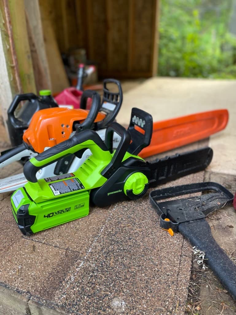 Greenworks 40V 12 in Cordless Electric Chainsaw, 2.0 Ah Battery and Charger customer photo 2