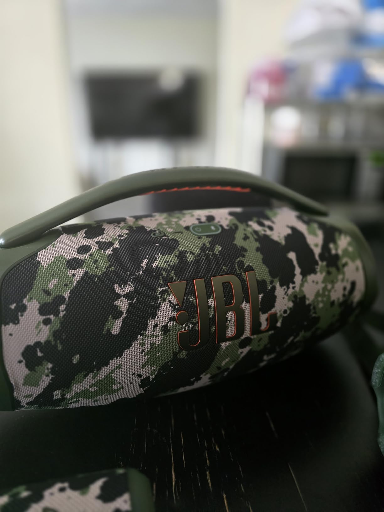 JBL Boombox 3 Black Portable Bluetooth Speaker with Massive Sound, Deepest Bass, IPX7 Waterproof, 24H Playtime, PartyBoost customer photo 2