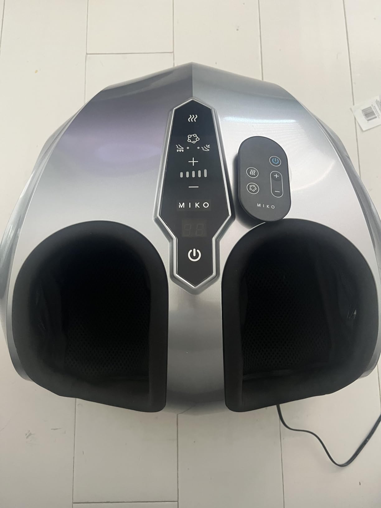 MIKO Foot Massager Machine - Deep Kneading, Shiatsu, Air Compression, and Heat Therapy - Plantar Fasciitis, Diabetics, Neuropathy, Fits Up to Men Size 12 customer photo 2