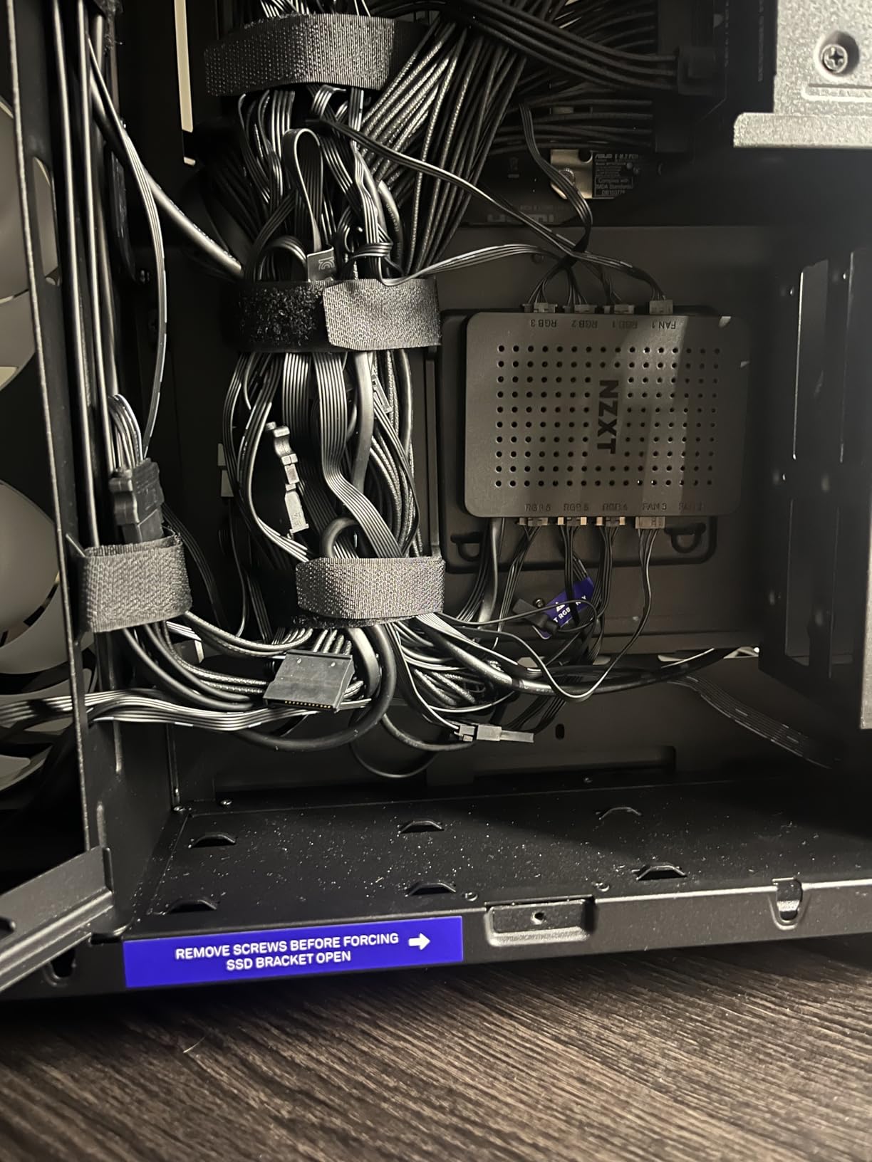 NZXT RGB & Fan Controller - AC-CRFR0-B1-6 RGB Lighting Channels - 3 Fan Channels - RGB Lighting Customization - Black customer photo 1