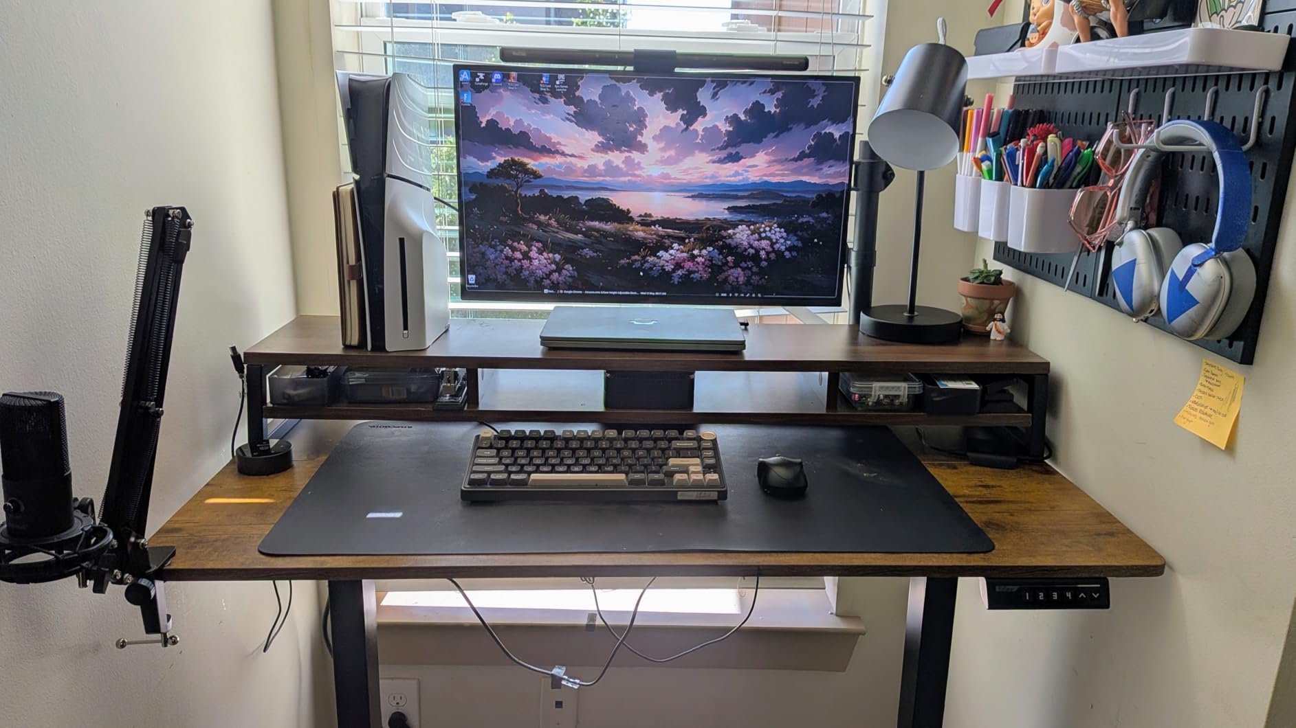 ErGear Height Adjustable Electric Standing Desk, 48 x 24 Inches Sit Stand up Desk, Memory Computer Home Office Desk, Black customer photo 1