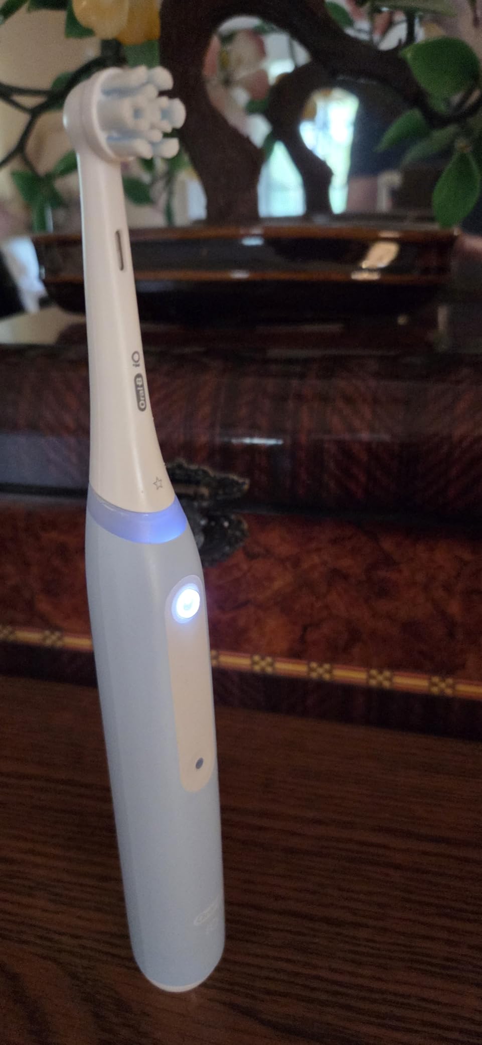 Oral-B iO Series 3 Limited Deep Clean Rechargeable Electric Toothbrush for Adults, Black, 3 Modes, Smart Pressure Sensor, Plaque Removal and Gum Care, 2 Replacement Brush Heads, Travel Case customer photo 2